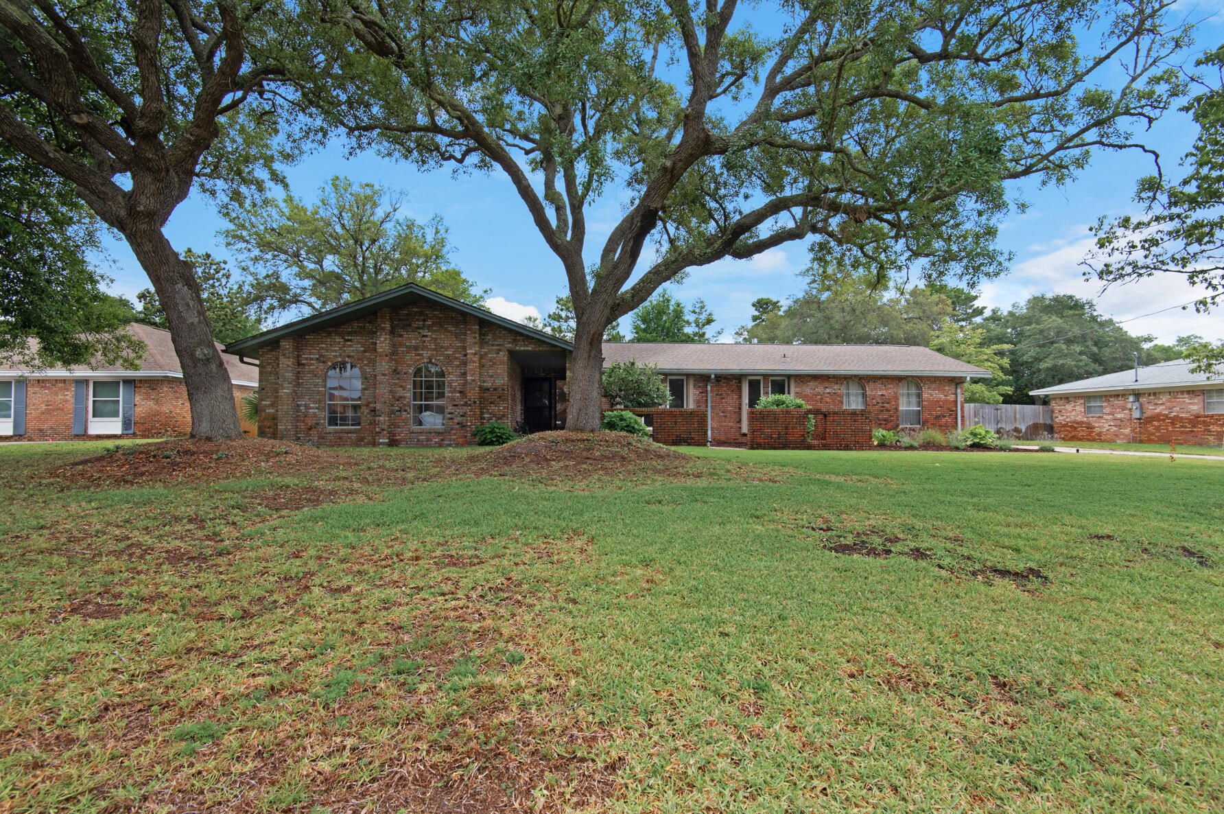 61 Country Club Rd, Shalimar, FL 32579