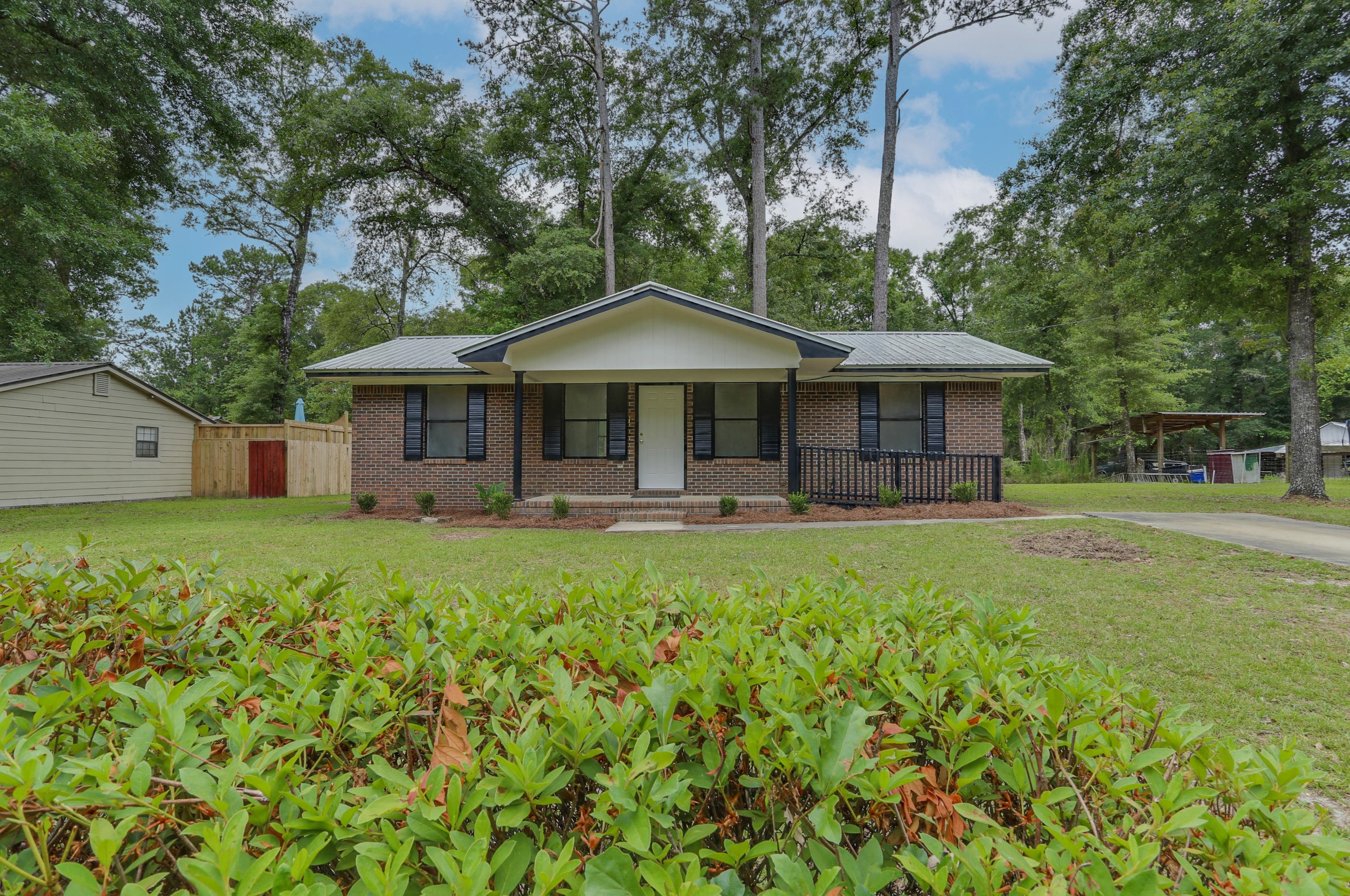 1532 Skelton St, Red Bay, FL 32455-6708