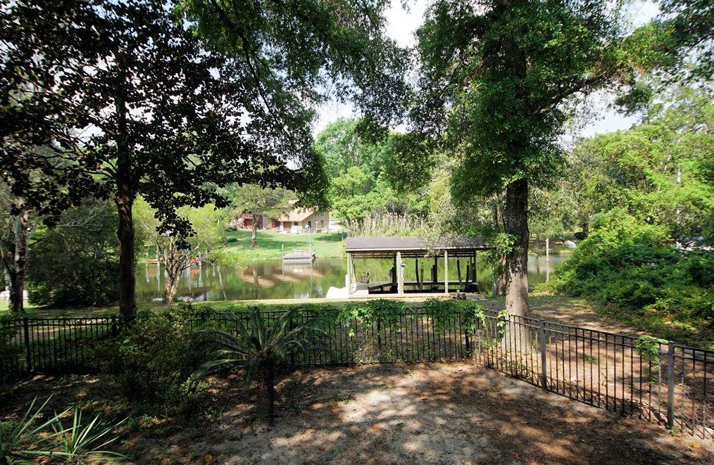 2427 Duncan Dr, Niceville, FL 32578-2915