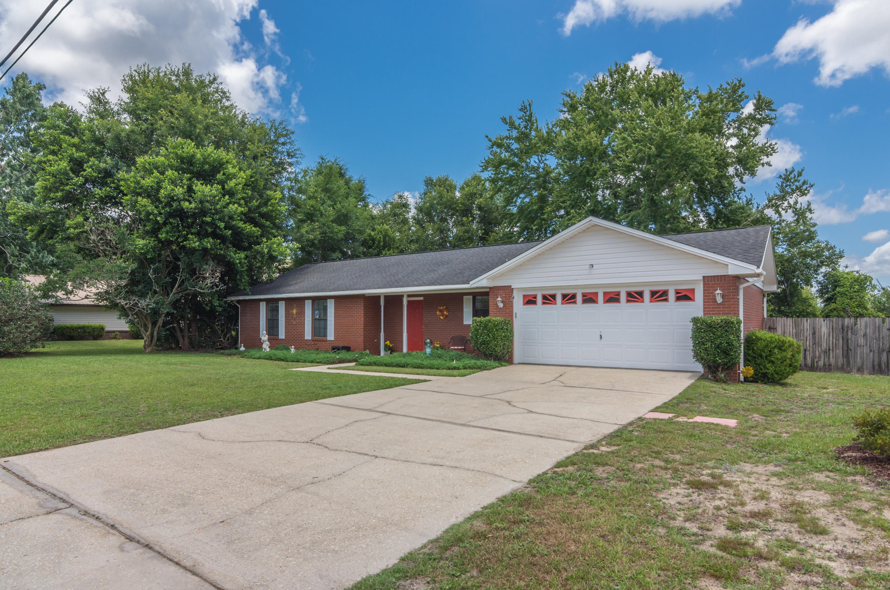 196 Villacrest Dr, Crestview, FL 32536-4263
