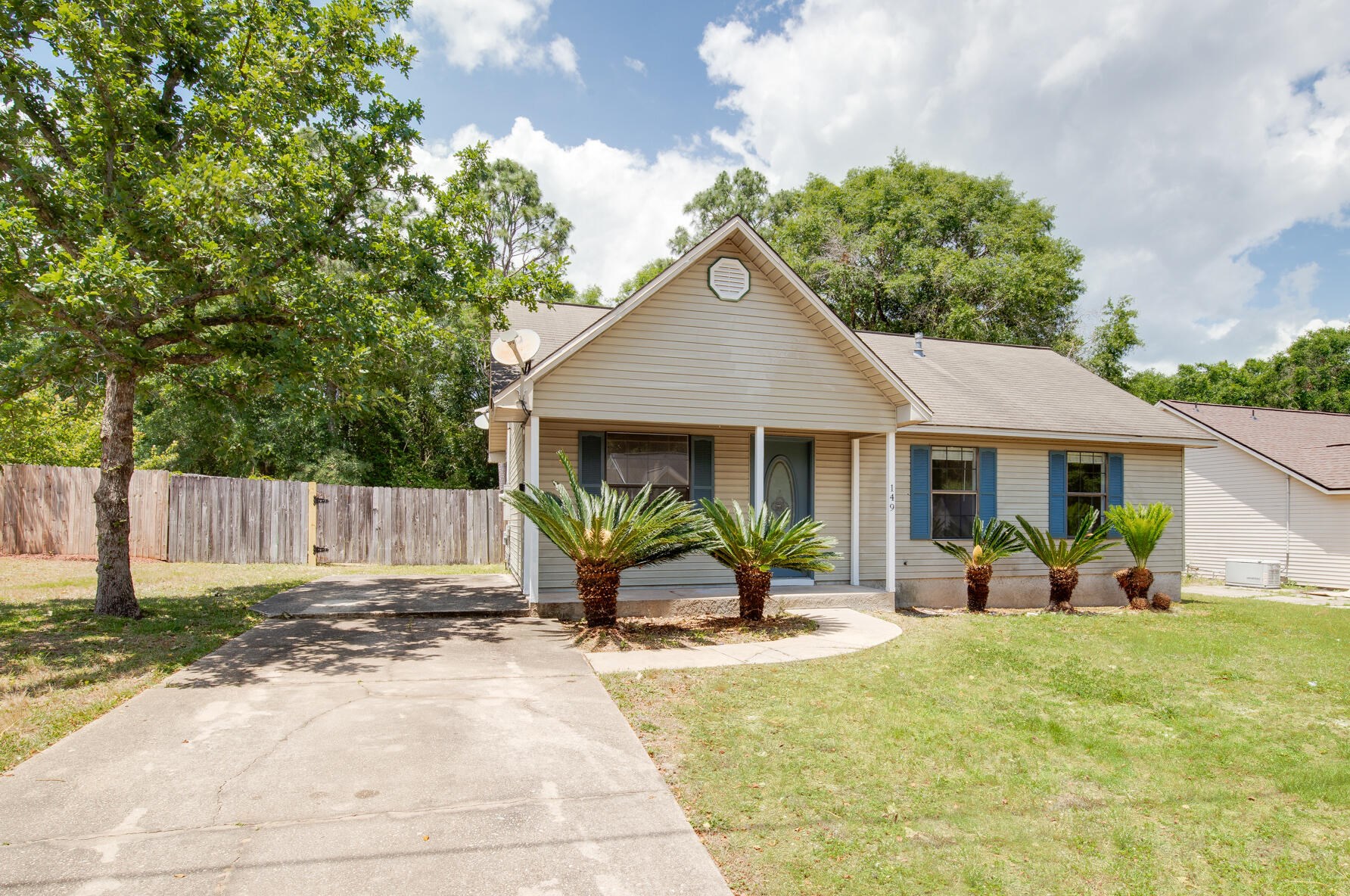 149 Oak Terrace Dr, Crestview, FL 32539-8382