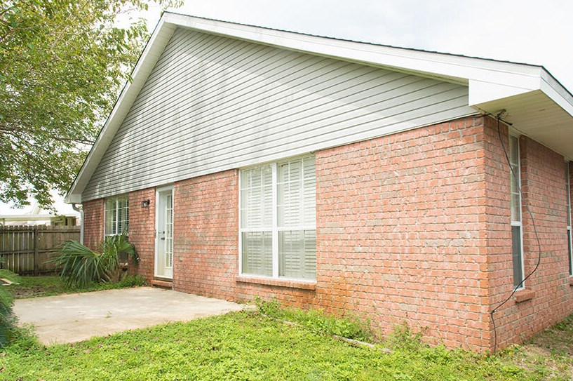 769 Pearl Sand Dr, Mary Esther FL  32569-2163 exterior