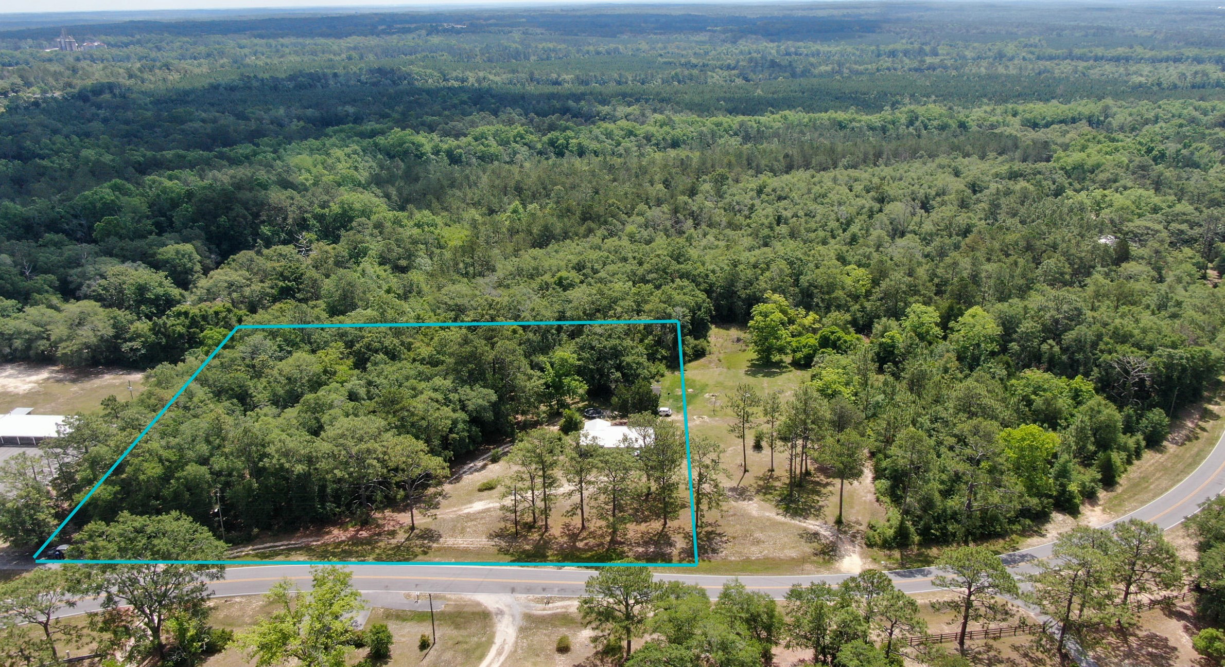 977 Bay Ave, Defuniak Springs, FL 32435