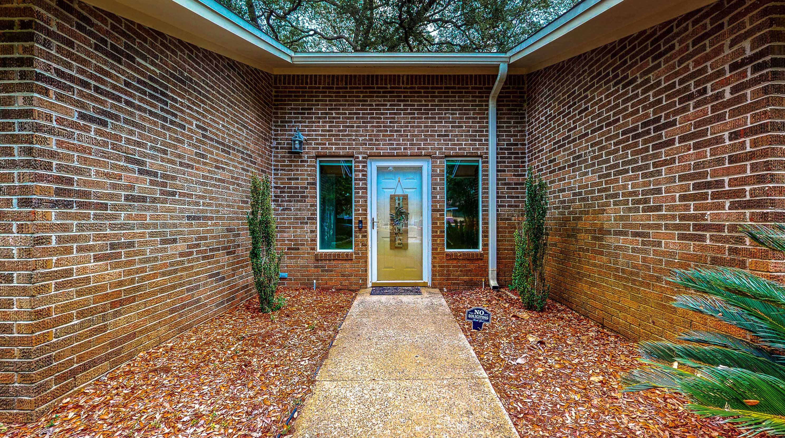609 Crowder Ct, Fort Walton Beach, FL 32547-3624