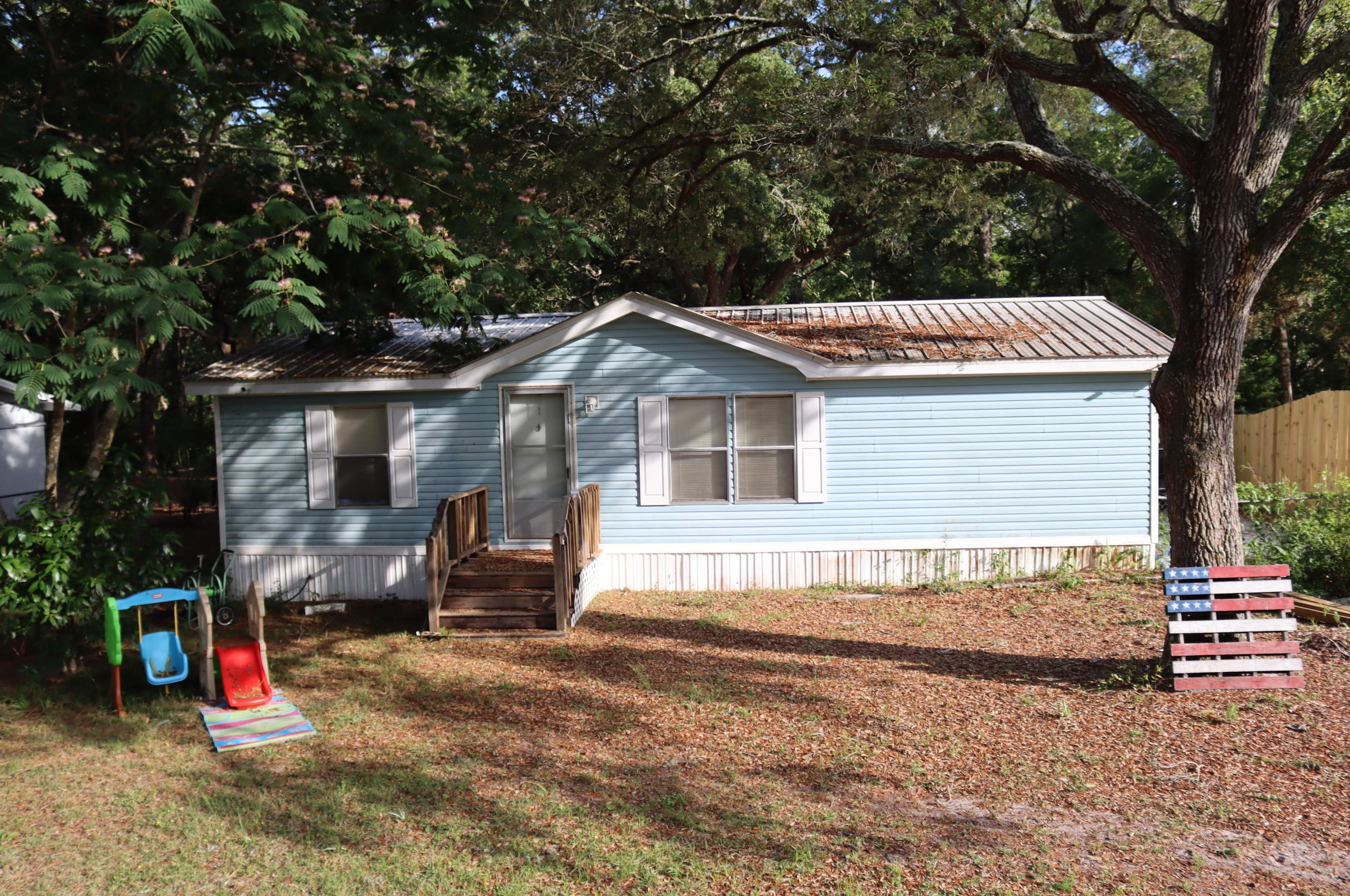 171 Carol Dr, Freeport, FL 32439