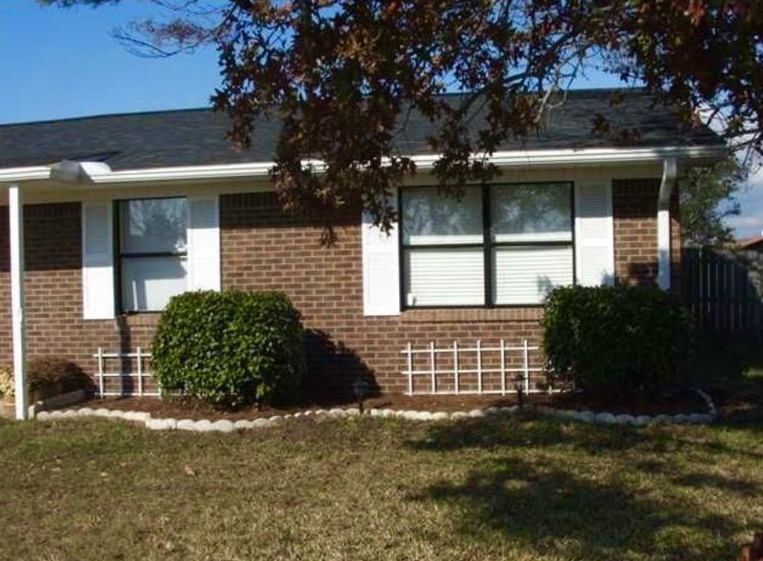 914 Rue De La Savoie, Mary Esther, FL 32569-2327