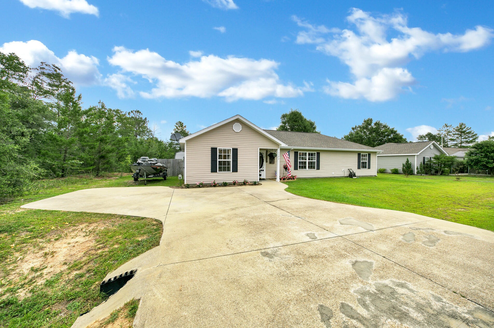 1192 Oakwood Lakes Blvd, Defuniak Springs, FL 32433