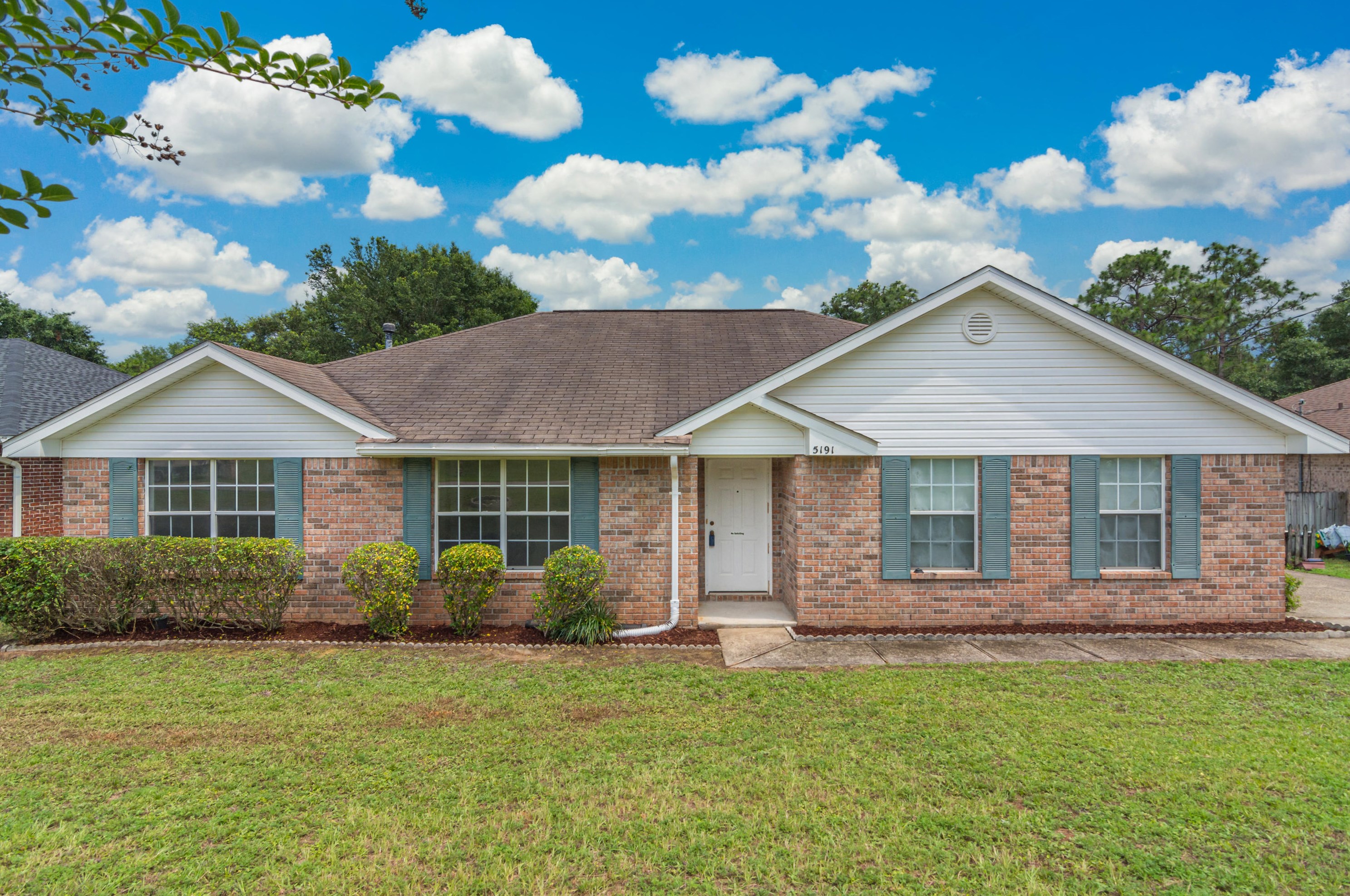 5191 Whitehurst Ln, Crestview, FL 32536-2201