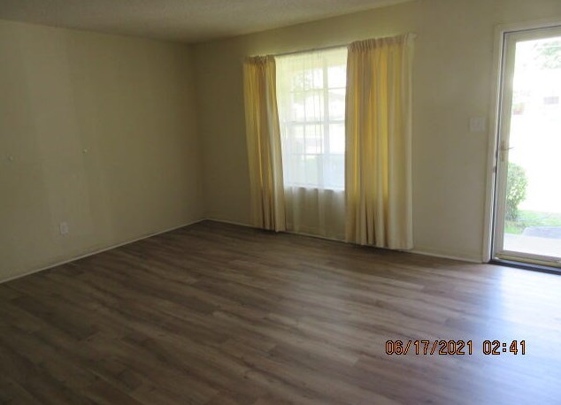 185 Brewer Cir, Mary Esther, FL 32569-2002