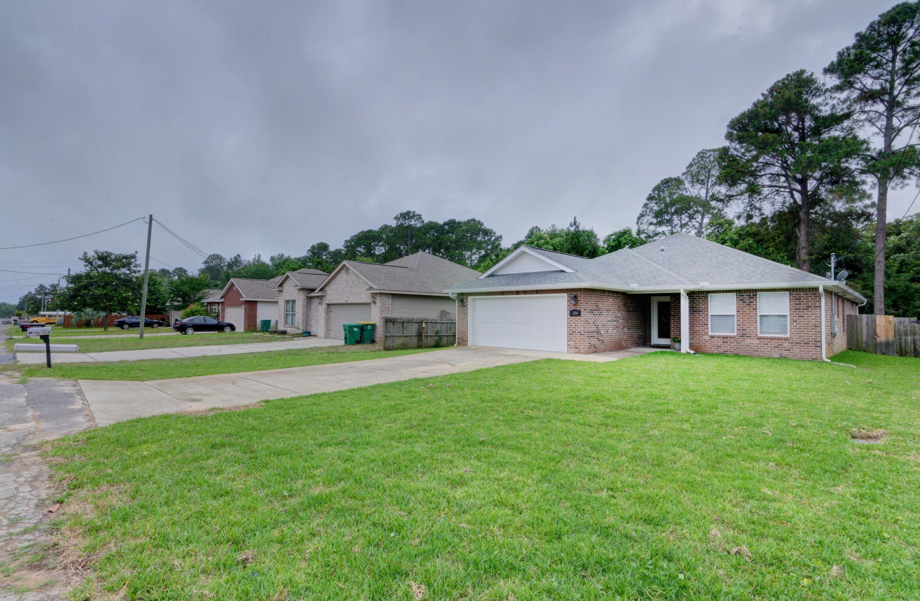 104 Green Dr, Mary Esther, FL 32569