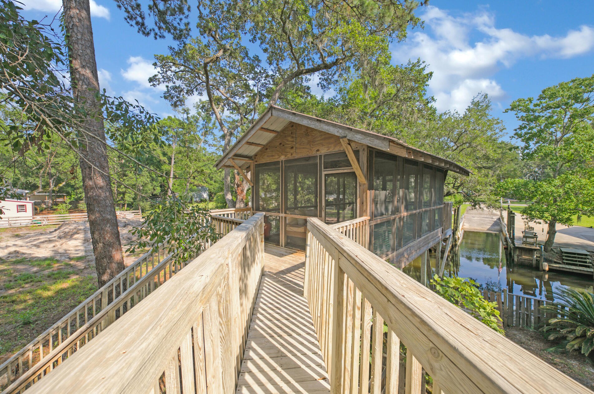 193 Wilson Way, Freeport, FL 32439