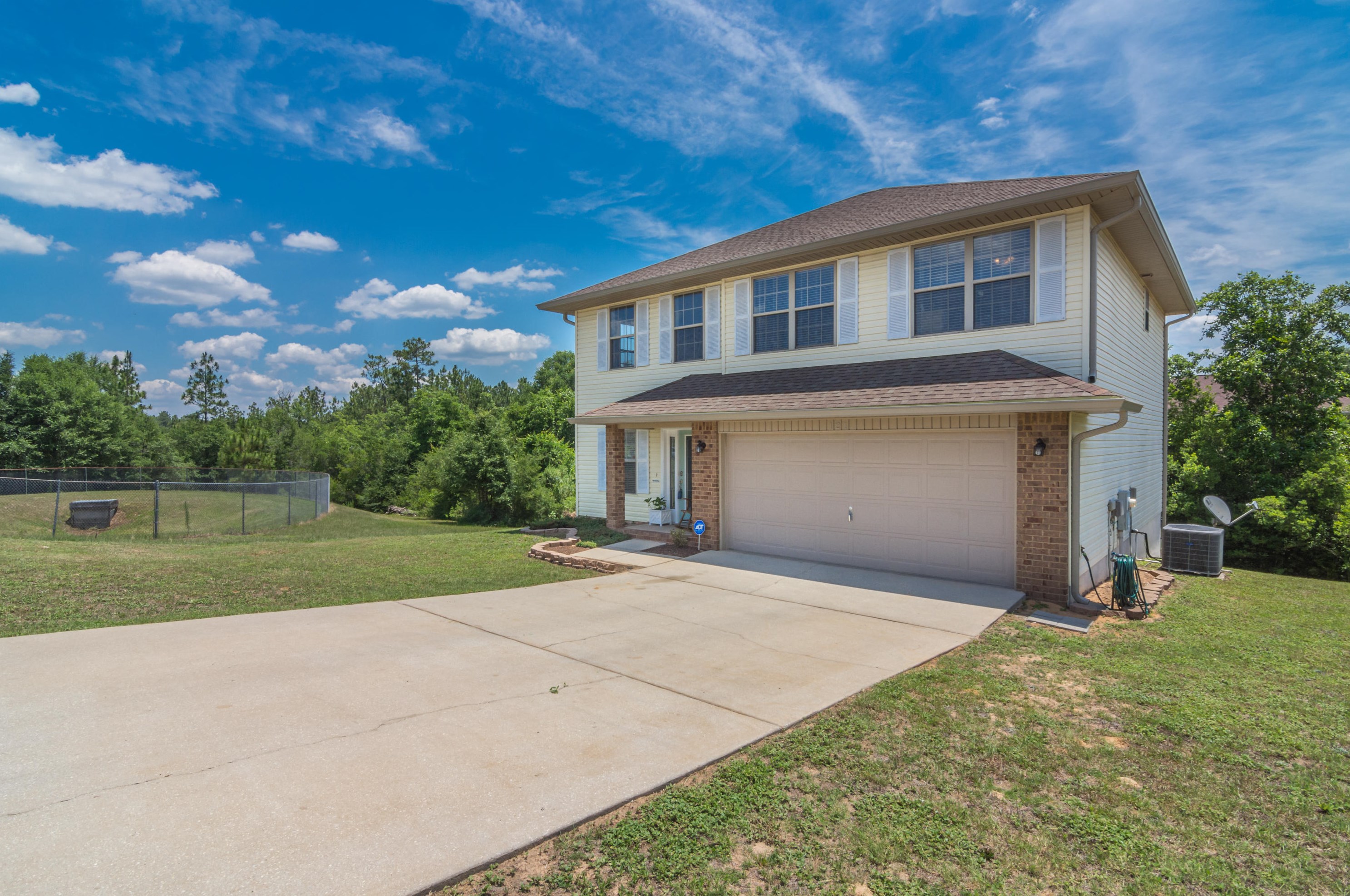 121 Bronze Cir, Crestview, FL 32539-4365