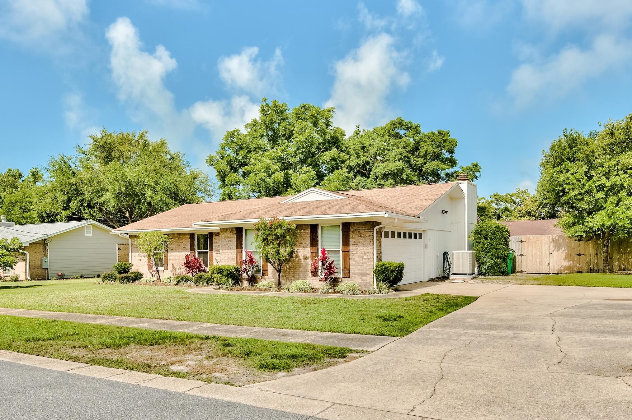 423 Overstreet Dr, Destin, FL 32541-2215