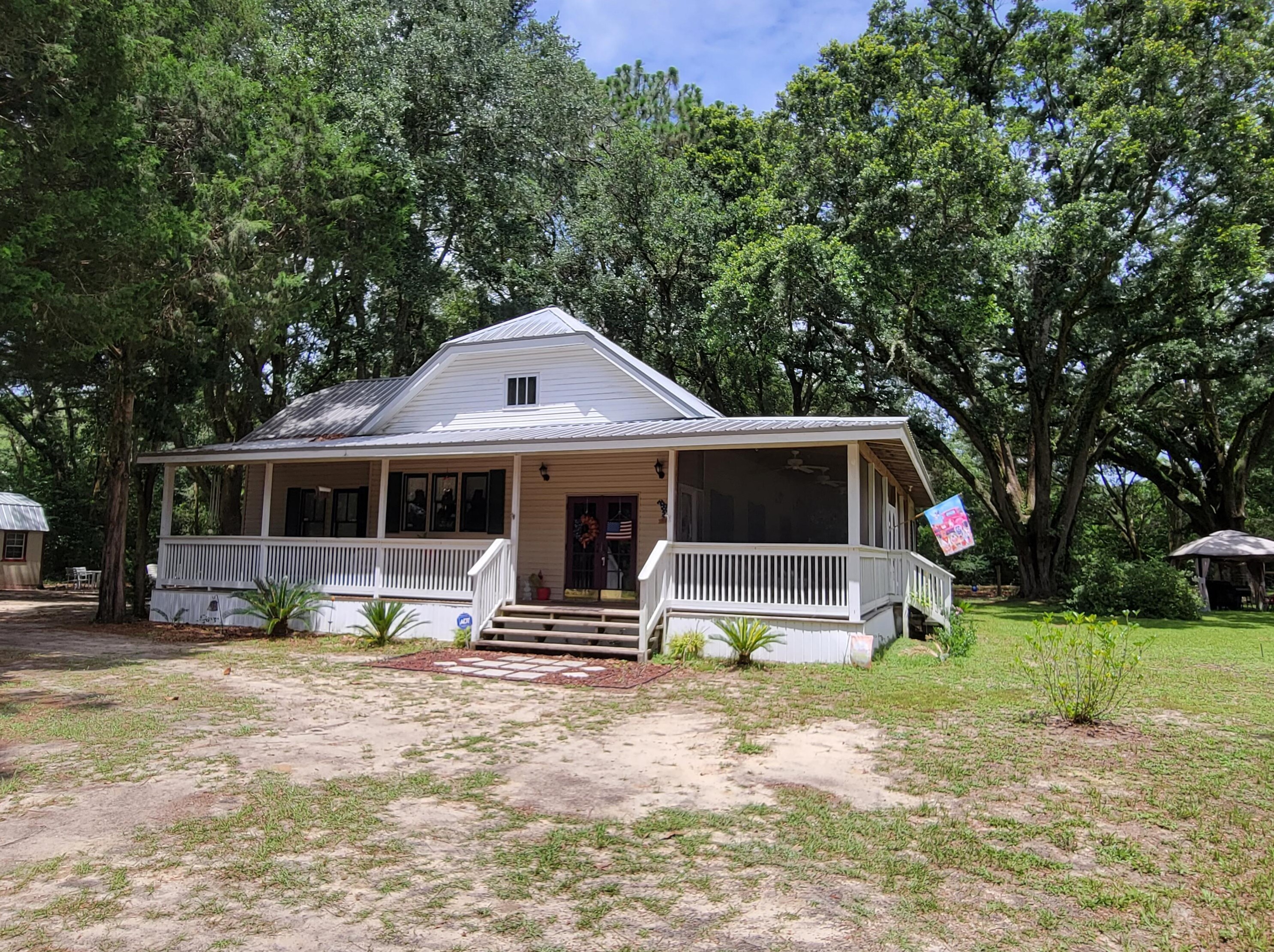 126 Mchenry Rd, Defuniak Springs, FL 32433