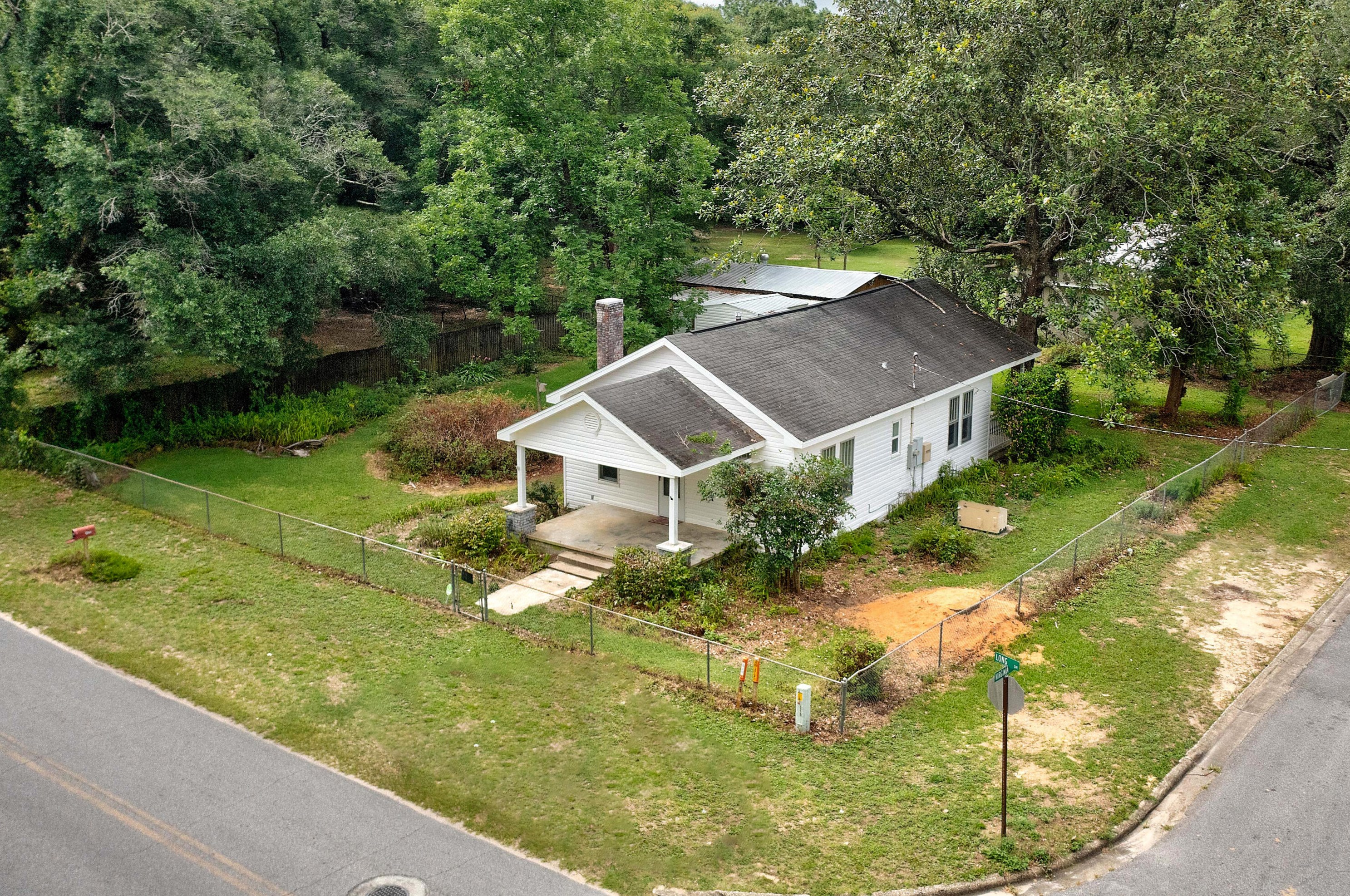 408 Long Dr, Crestview, FL 32539-2929