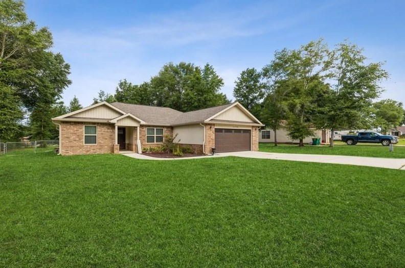 6190 Hayes Dr, Crestview, FL 32539