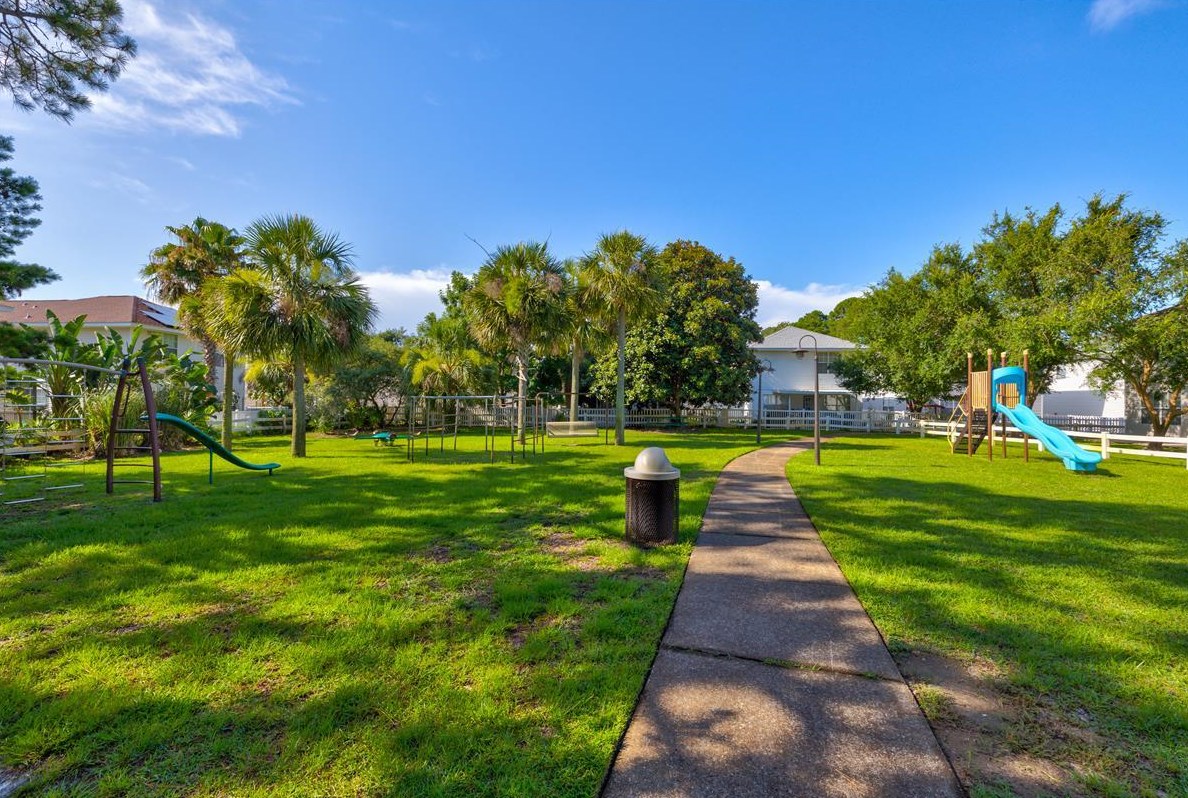 2009 Cordgrass Ct, Destin FL  32541-2858 exterior