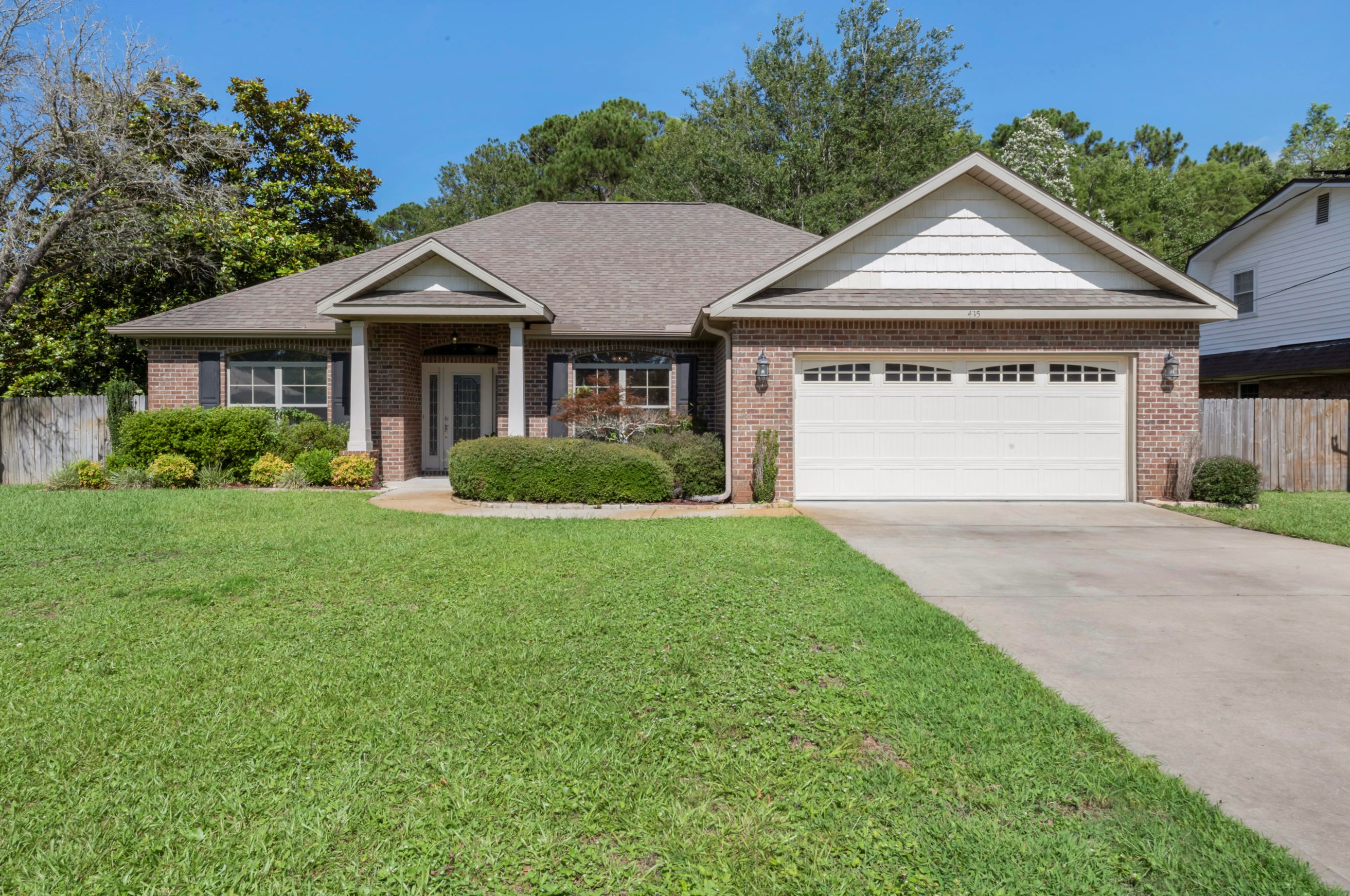 435 Oakdale Ave, Mary Esther, FL 32569-1331