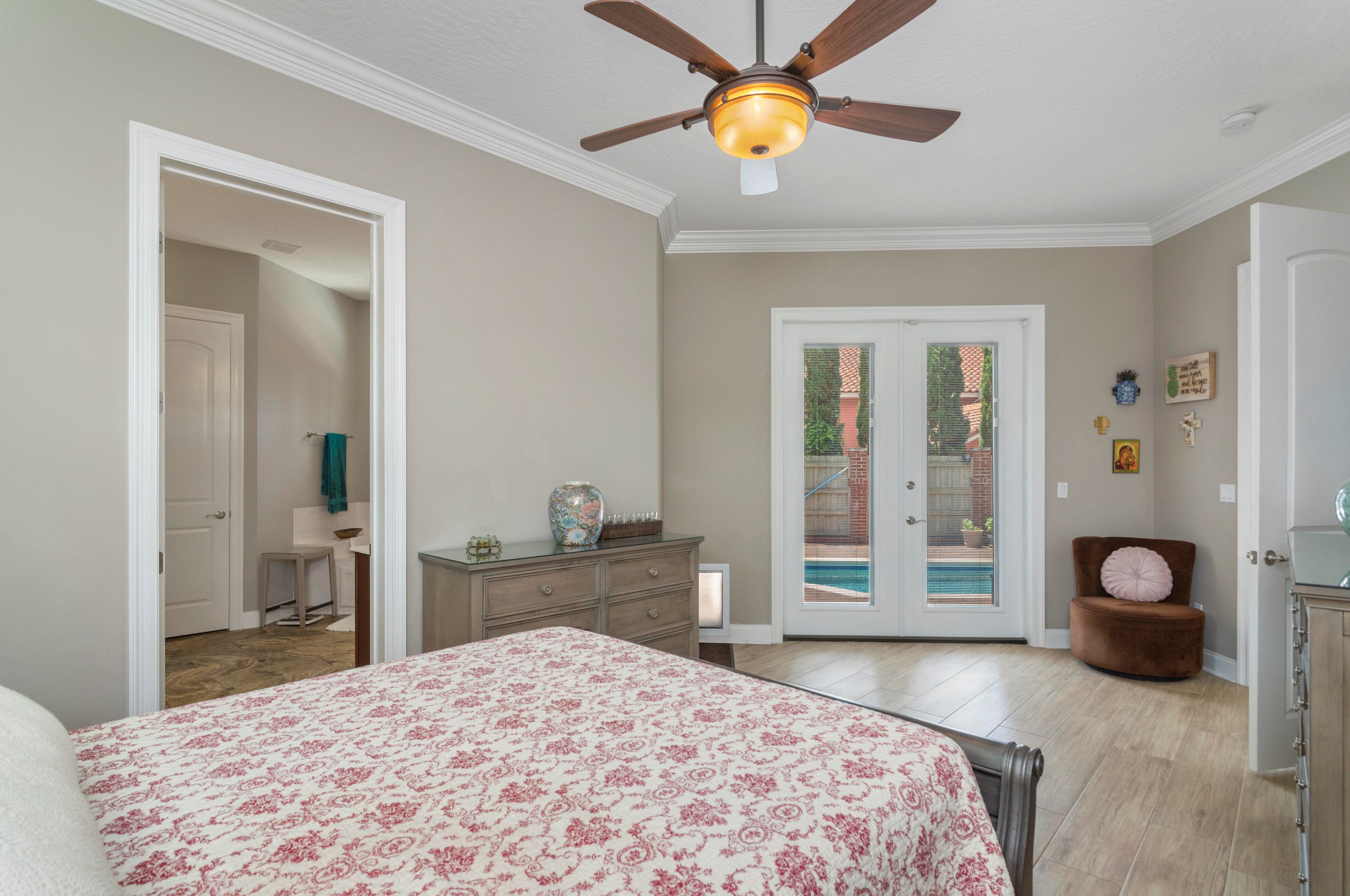 16 Plantation Oaks Dr, Mary Esther FL  32569-2902 exterior