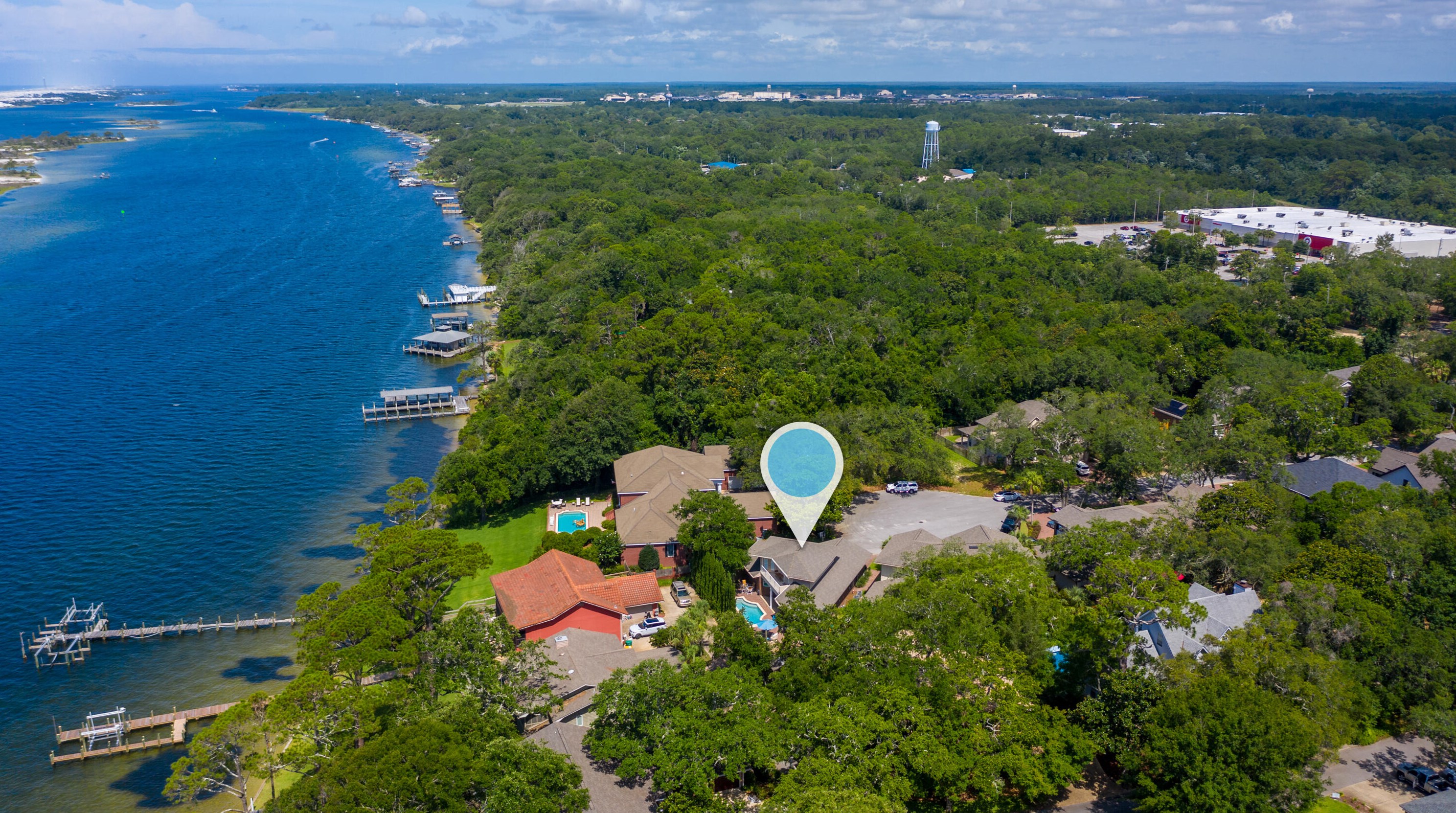 16 Plantation Oaks Dr, Mary Esther FL  32569-2902 exterior