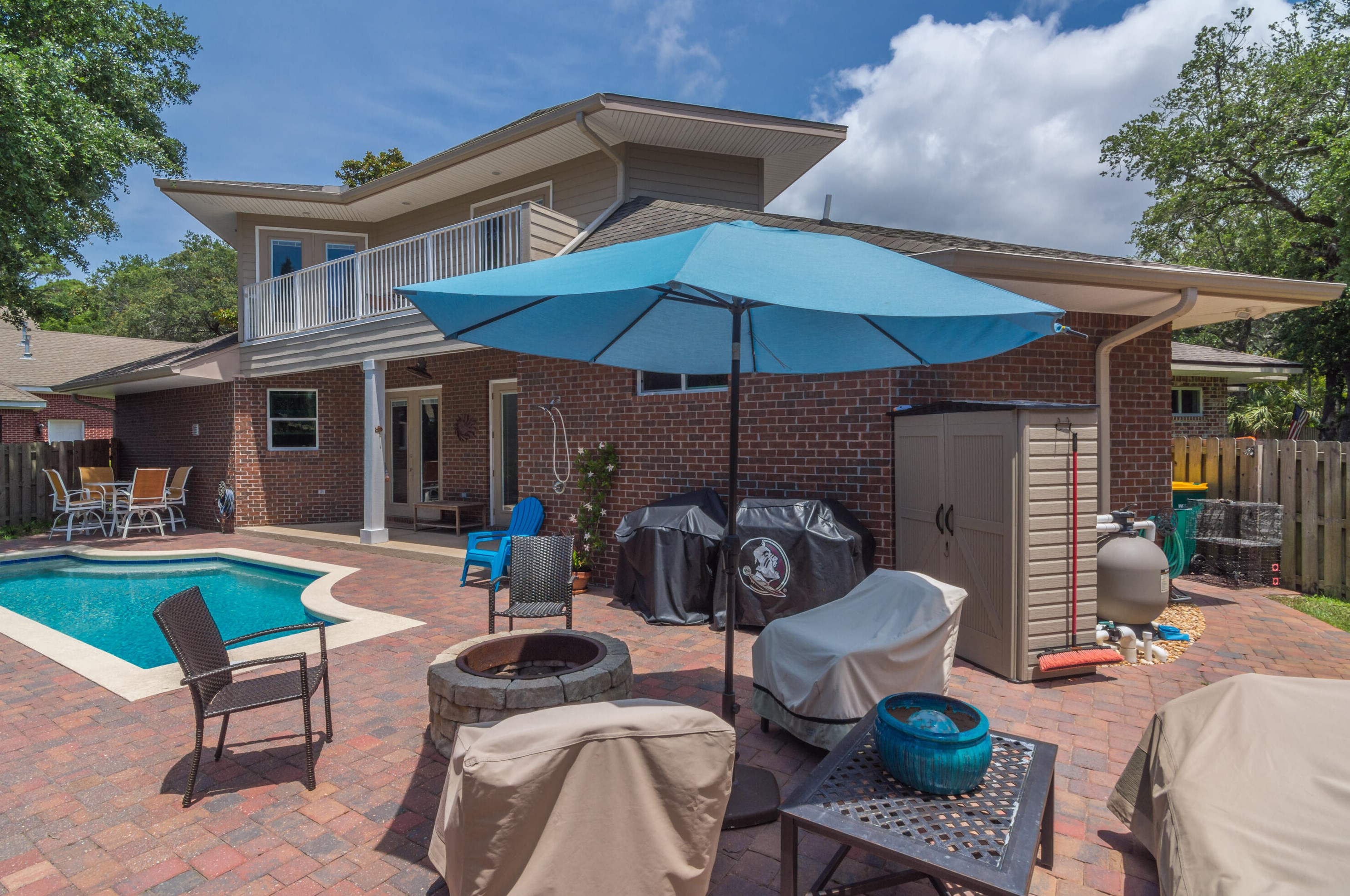 16 Plantation Oaks Dr, Mary Esther FL  32569-2902 exterior