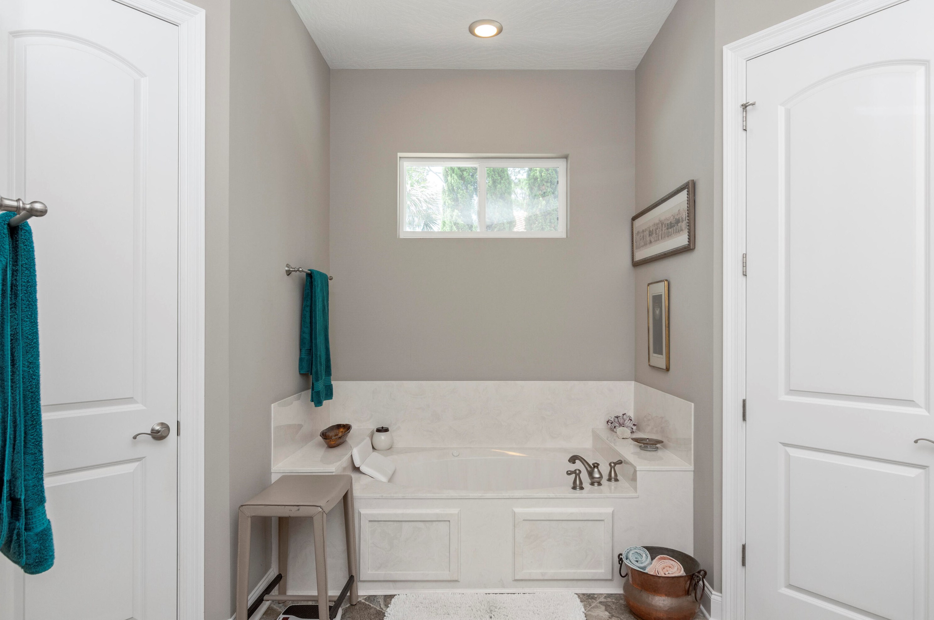 16 Plantation Oaks Dr, Mary Esther FL  32569-2902 exterior