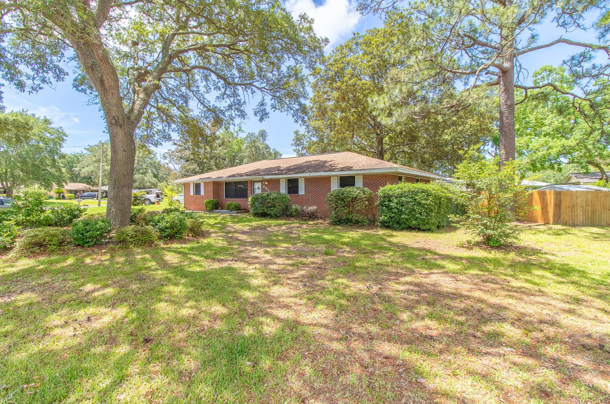 301 Leah Miller Dr, Fort Walton Beach, FL 32548-4111