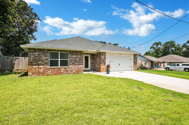 121 Marimba St, Mary Esther, FL 32569-1528