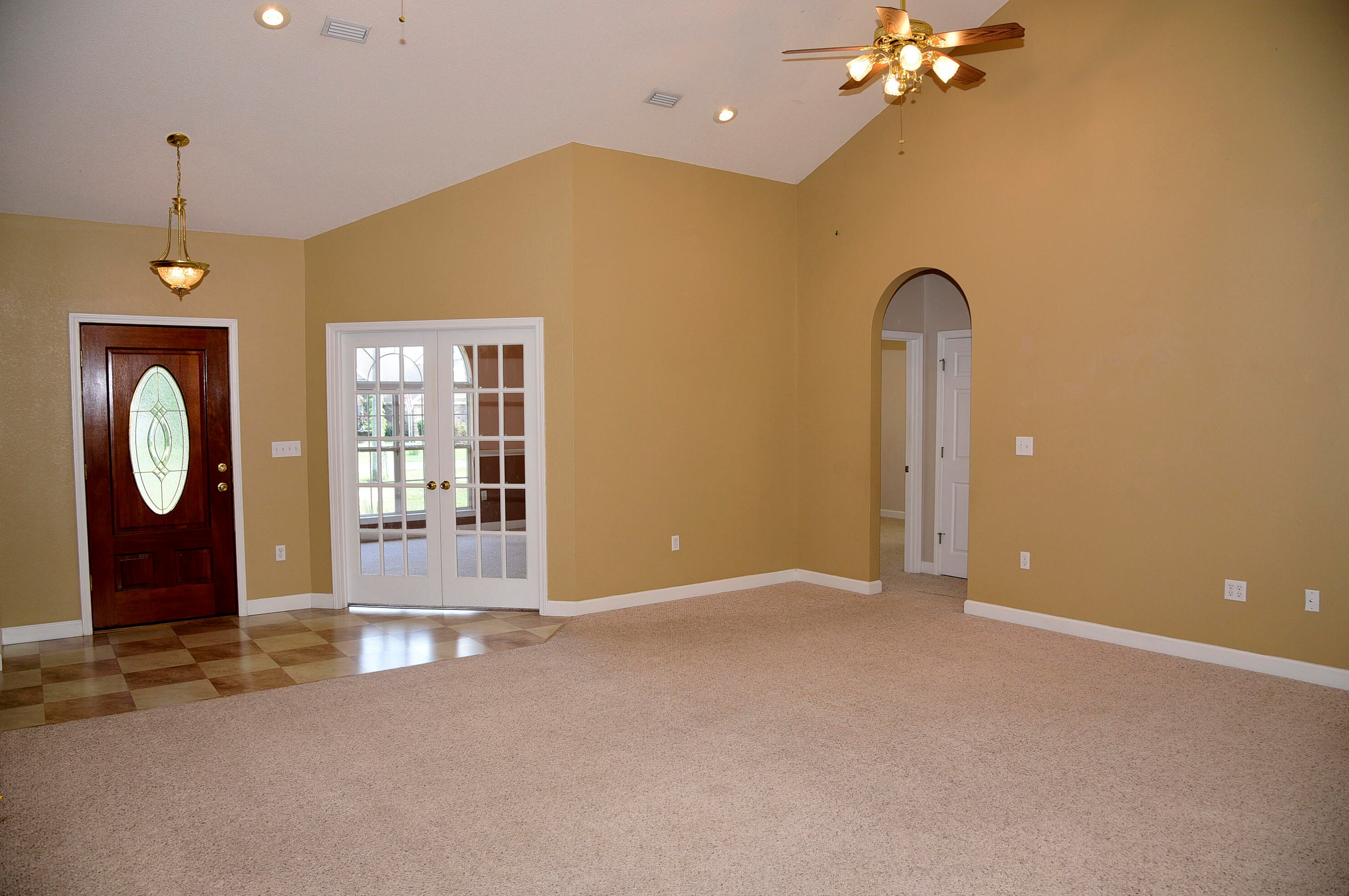 3002 Colonial Cir, Crestview, FL 32539-8570