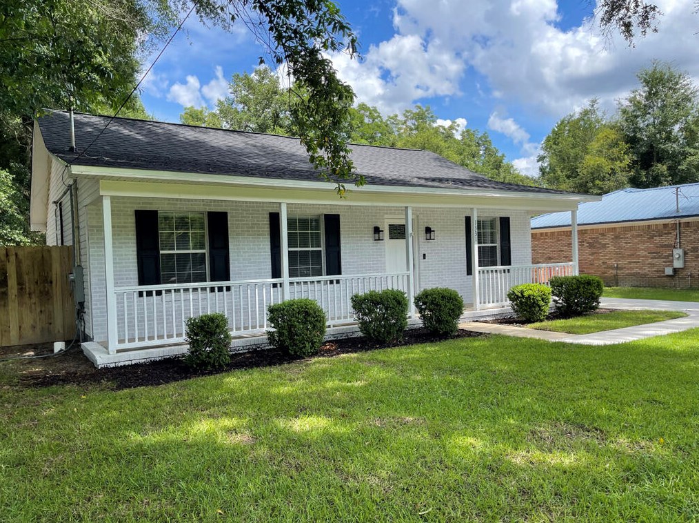 1331 Pearl St, Crestview FL  32536-2436 exterior