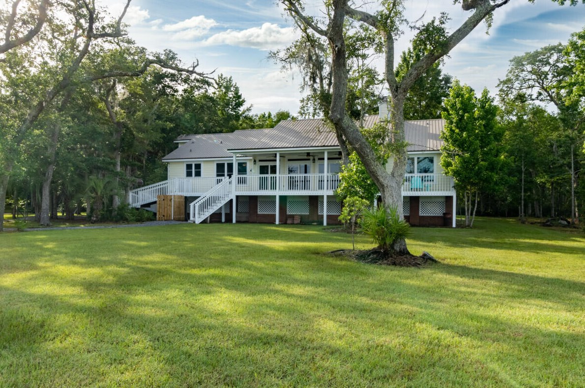 314 Shoreline Dr, Freeport, FL 32439
