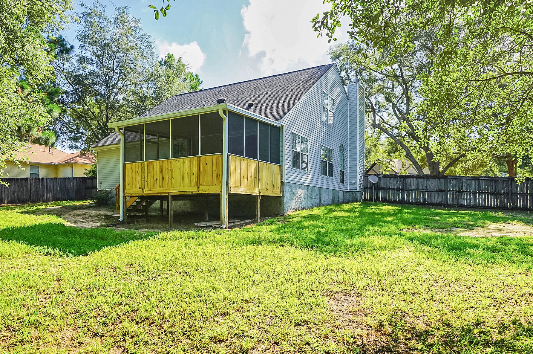 301 Ashley Dr, Crestview FL  32536-9292 exterior