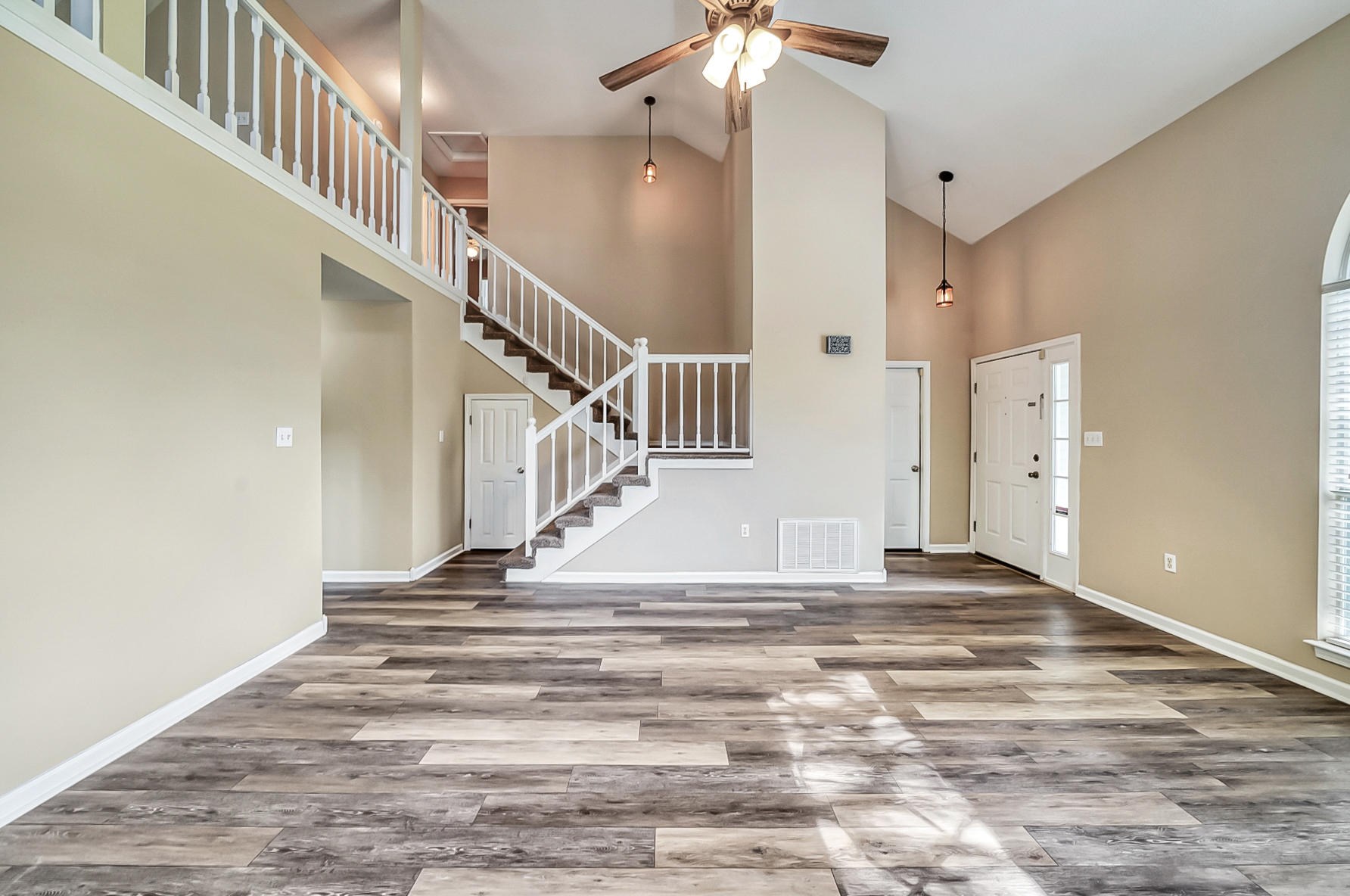 301 Ashley Dr, Crestview FL  32536-9292 exterior