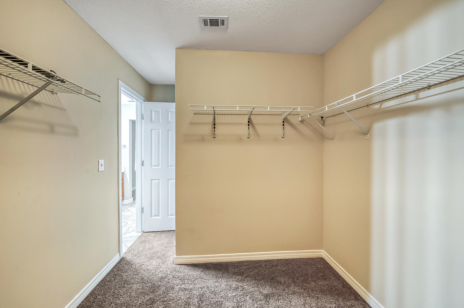 301 Ashley Dr, Crestview FL  32536-9292 exterior
