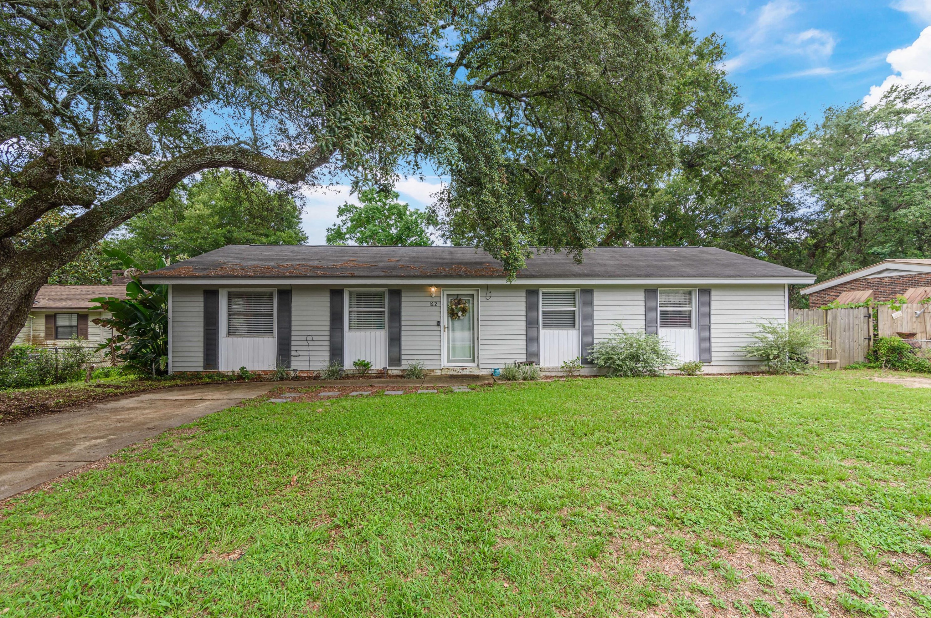 1612 23rd St, Niceville, FL 32578-3329