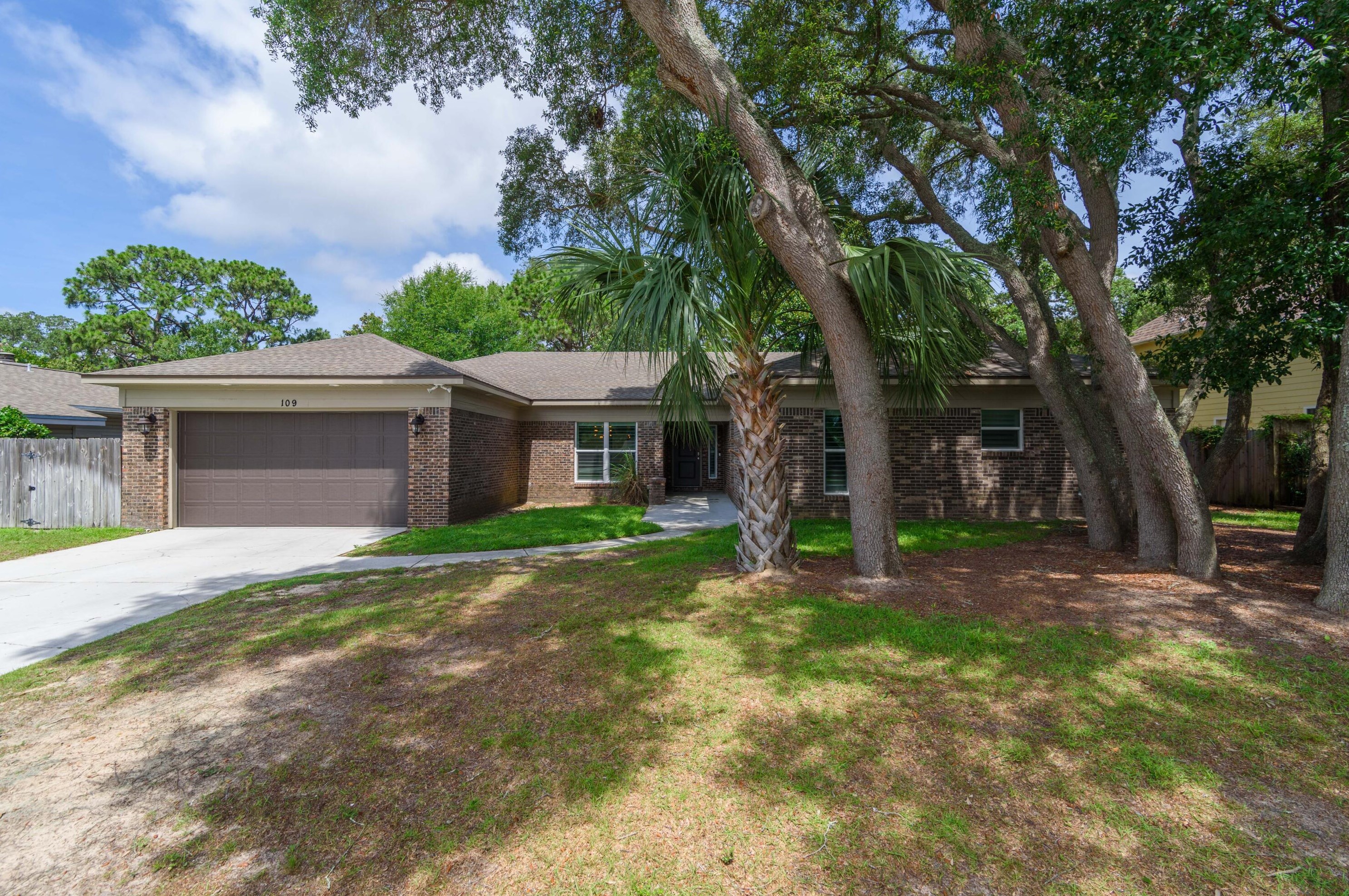 109 Lake Lorraine Cir, Shalimar, FL 32579