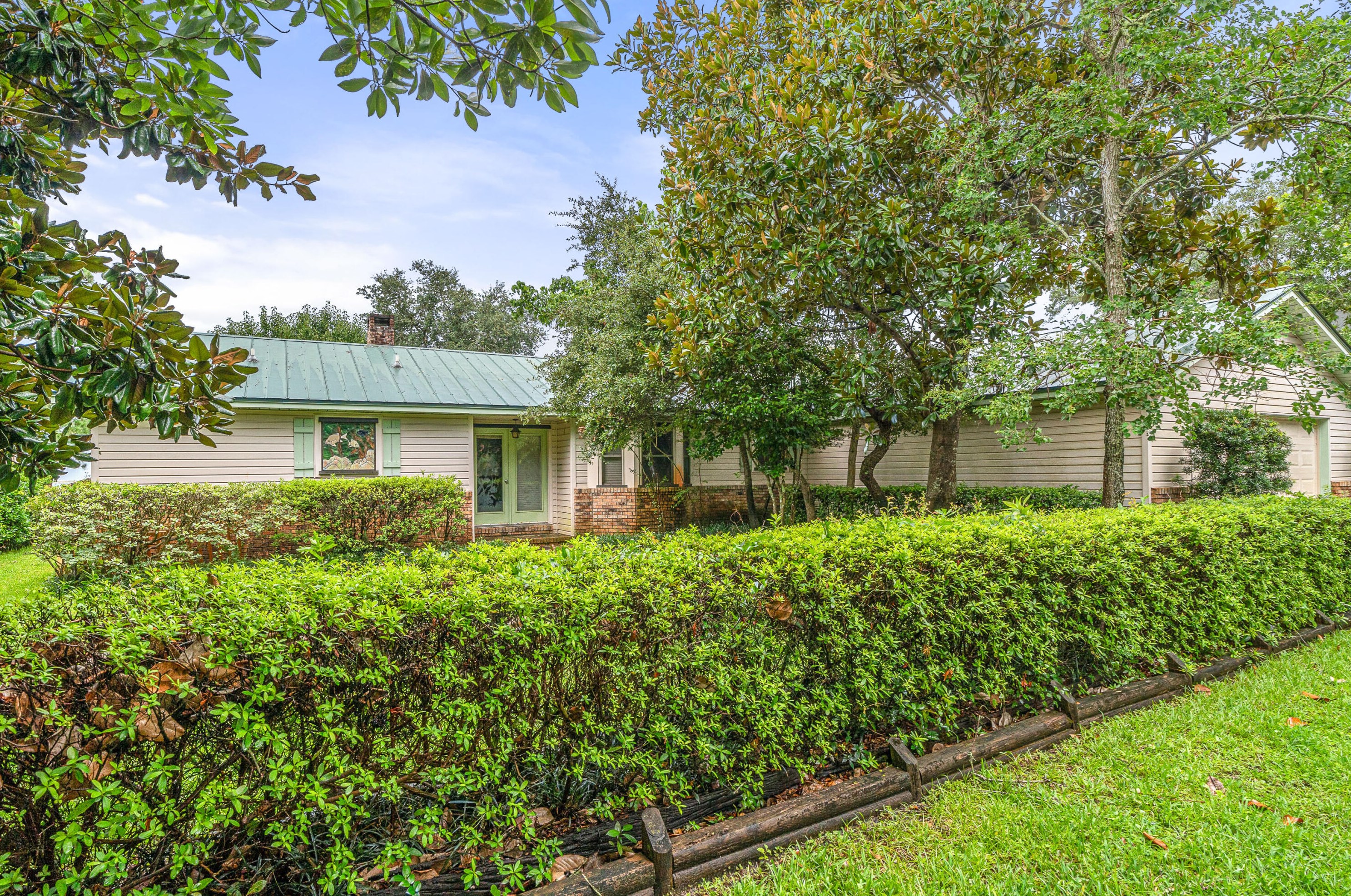 2701 Highway 98, Mary Esther, FL 32569-2332