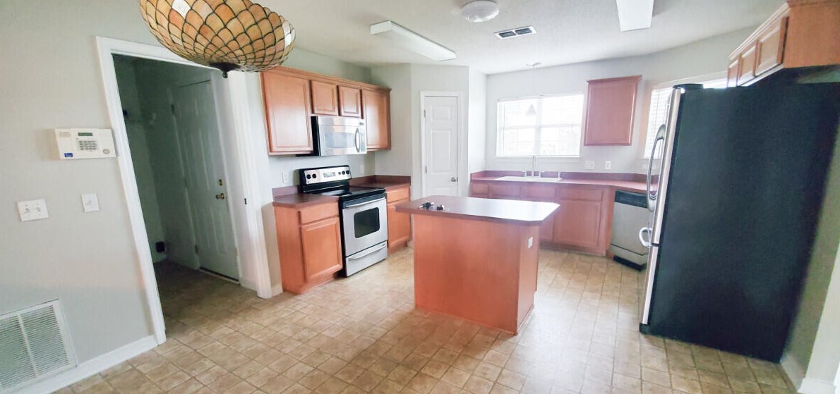 350 Peggy Dr, Crestview, FL 32536-6452