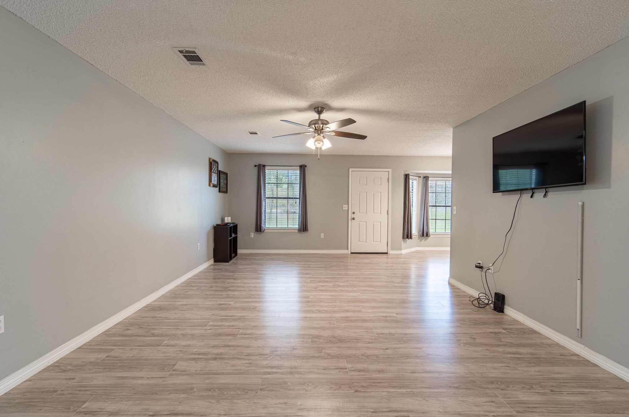 224 Grand Prix Dr, Crestview, FL 32536-9295