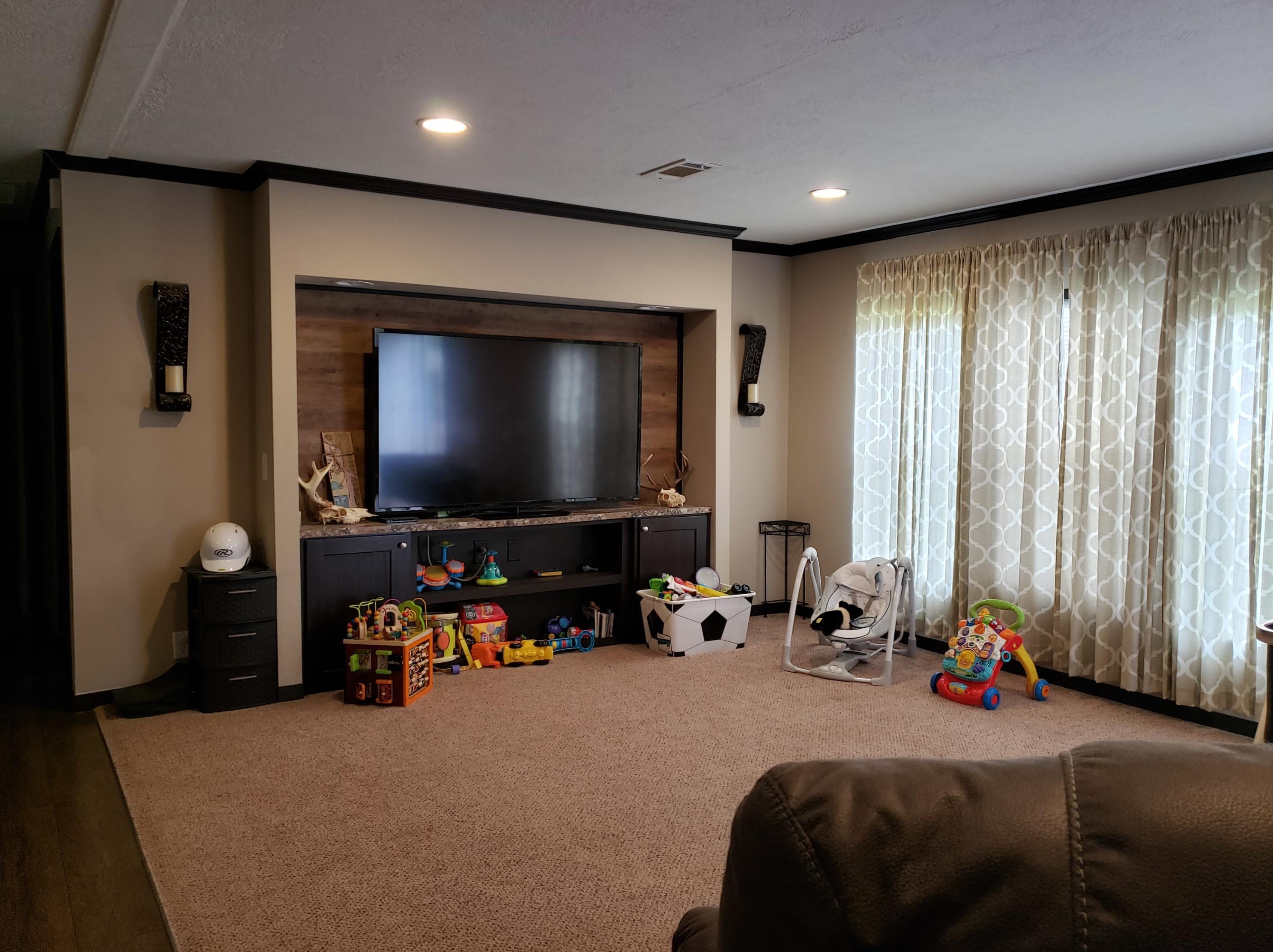4395 Cooper Ln, Holt, FL 32564