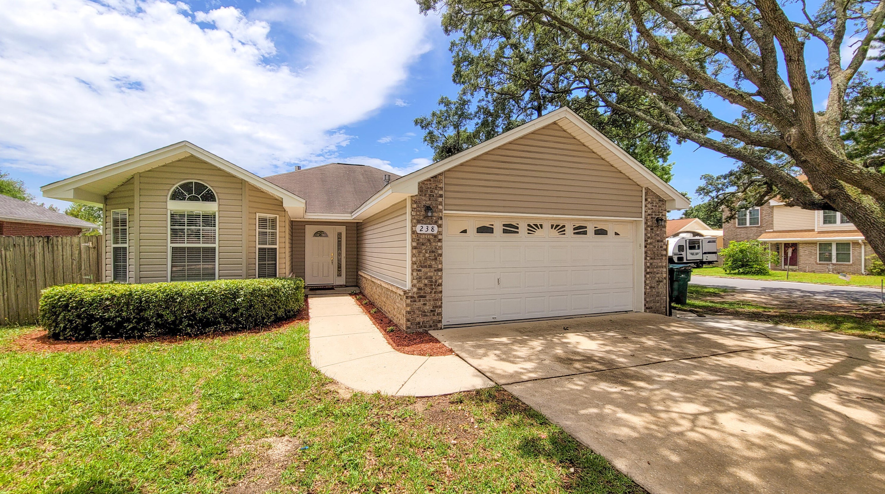 238 Carmel Dr, Fort Walton Beach, FL 32547-1933