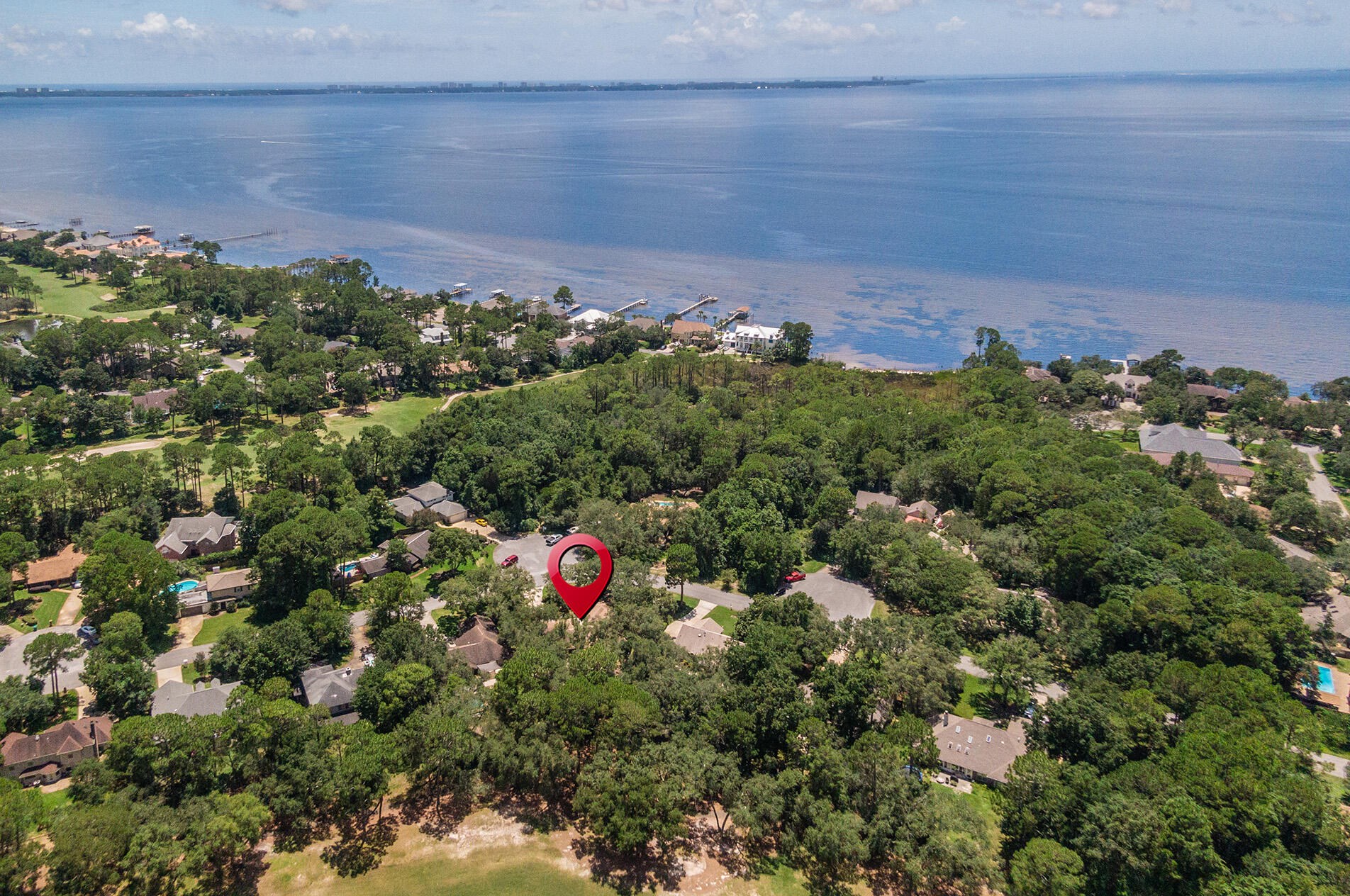 1624 Oakmont Cir, Niceville FL  32578-4344 exterior