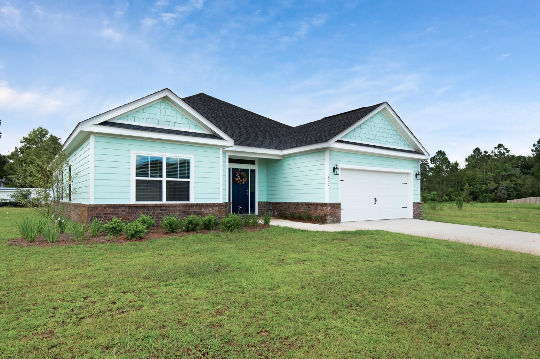 900 Whispering Creek Ave, Freeport, FL 32439