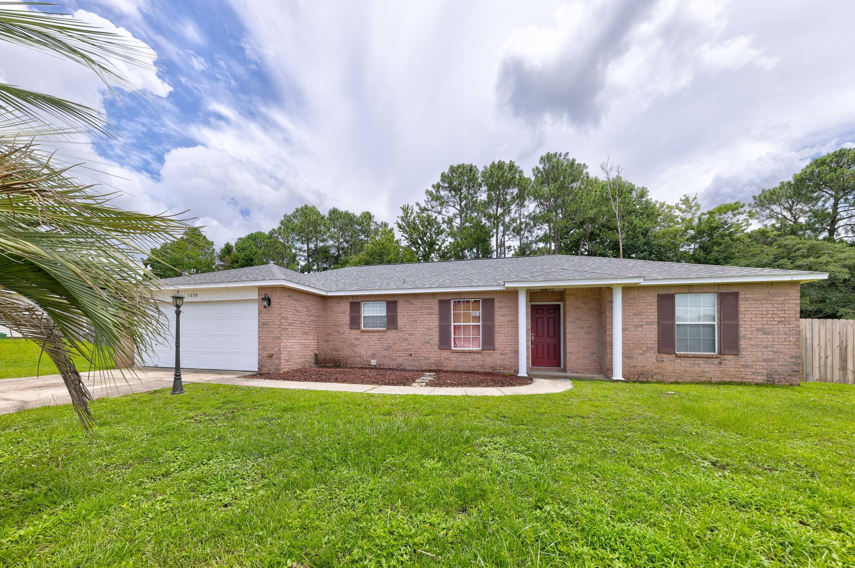 1228 Northview Dr, Crestview, FL 32536-2211