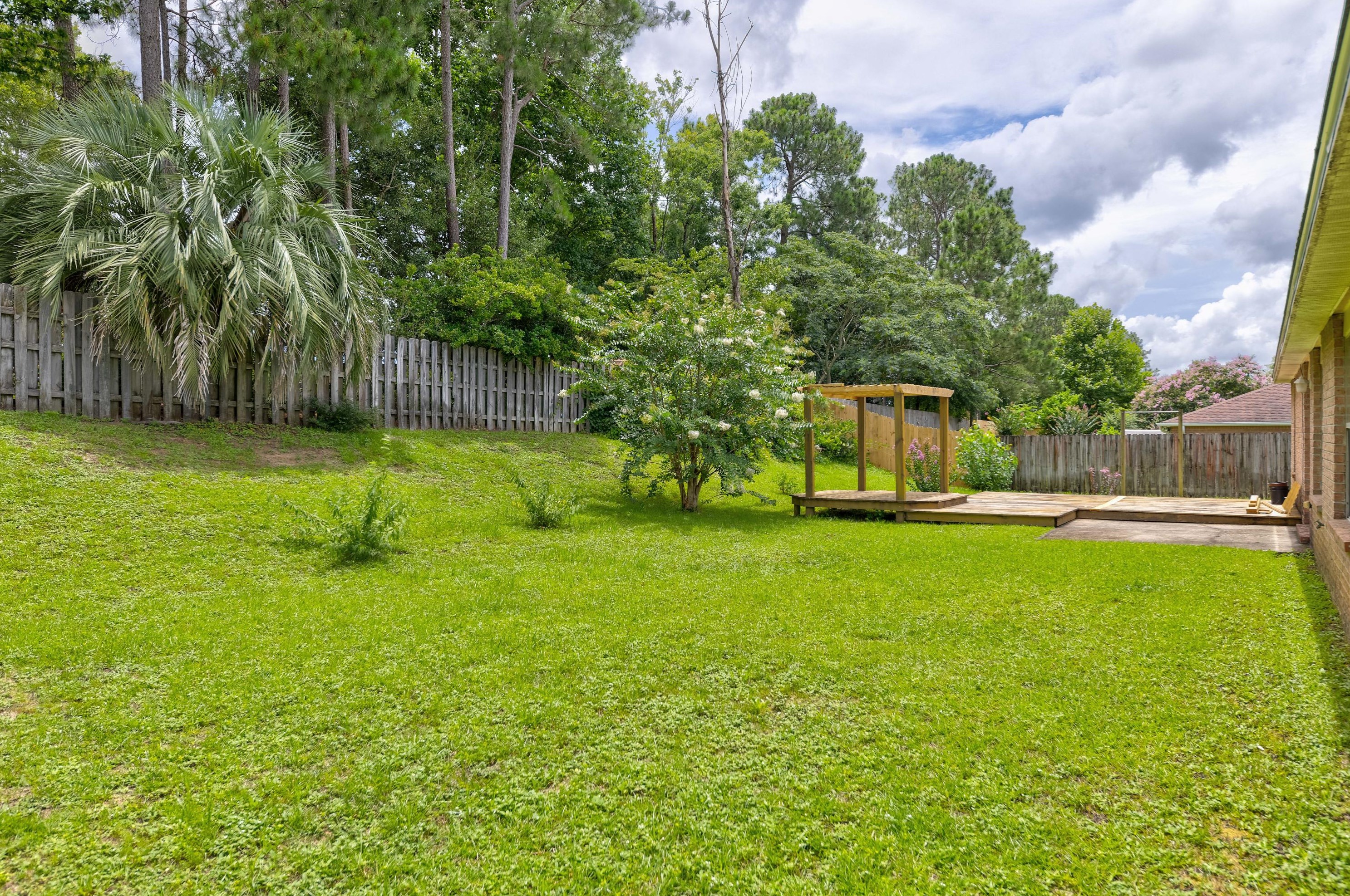 1228 Northview Dr, Crestview FL 32536-2211 exterior