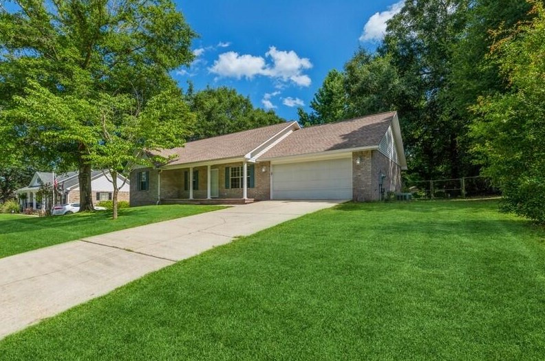 107 Eagle Dr, Crestview, FL 32536-8401