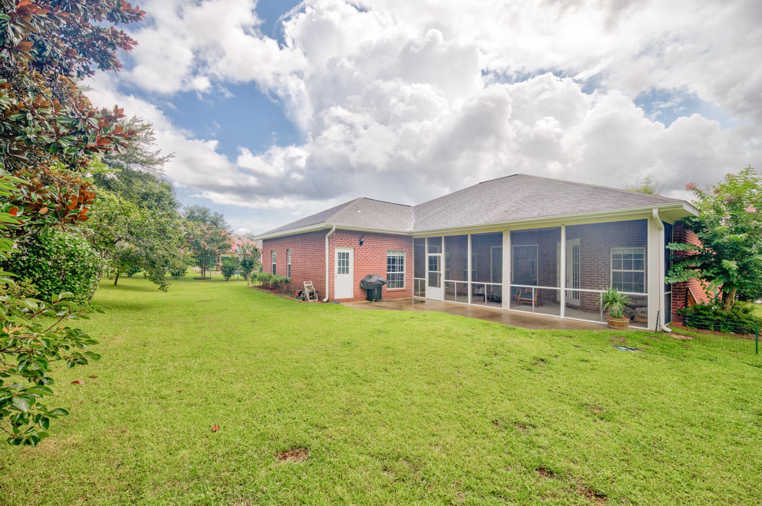 2895 Chanterelle Cv, Crestview FL  32539-4356 exterior