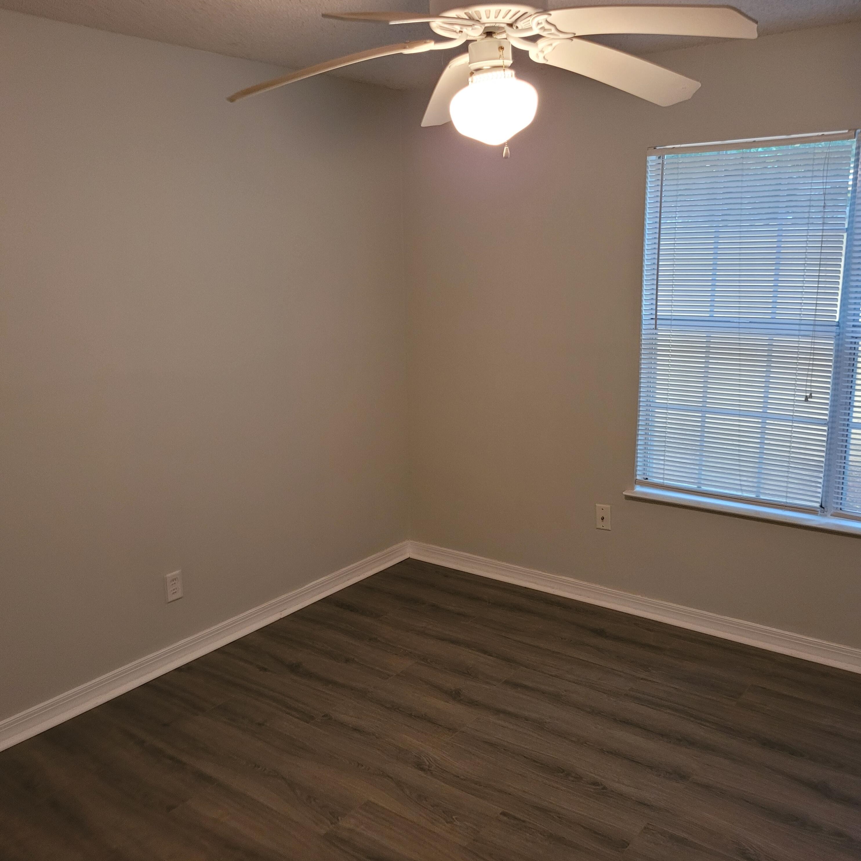 627 Lloyd St, Fort Walton Beach FL  32547-7122 exterior