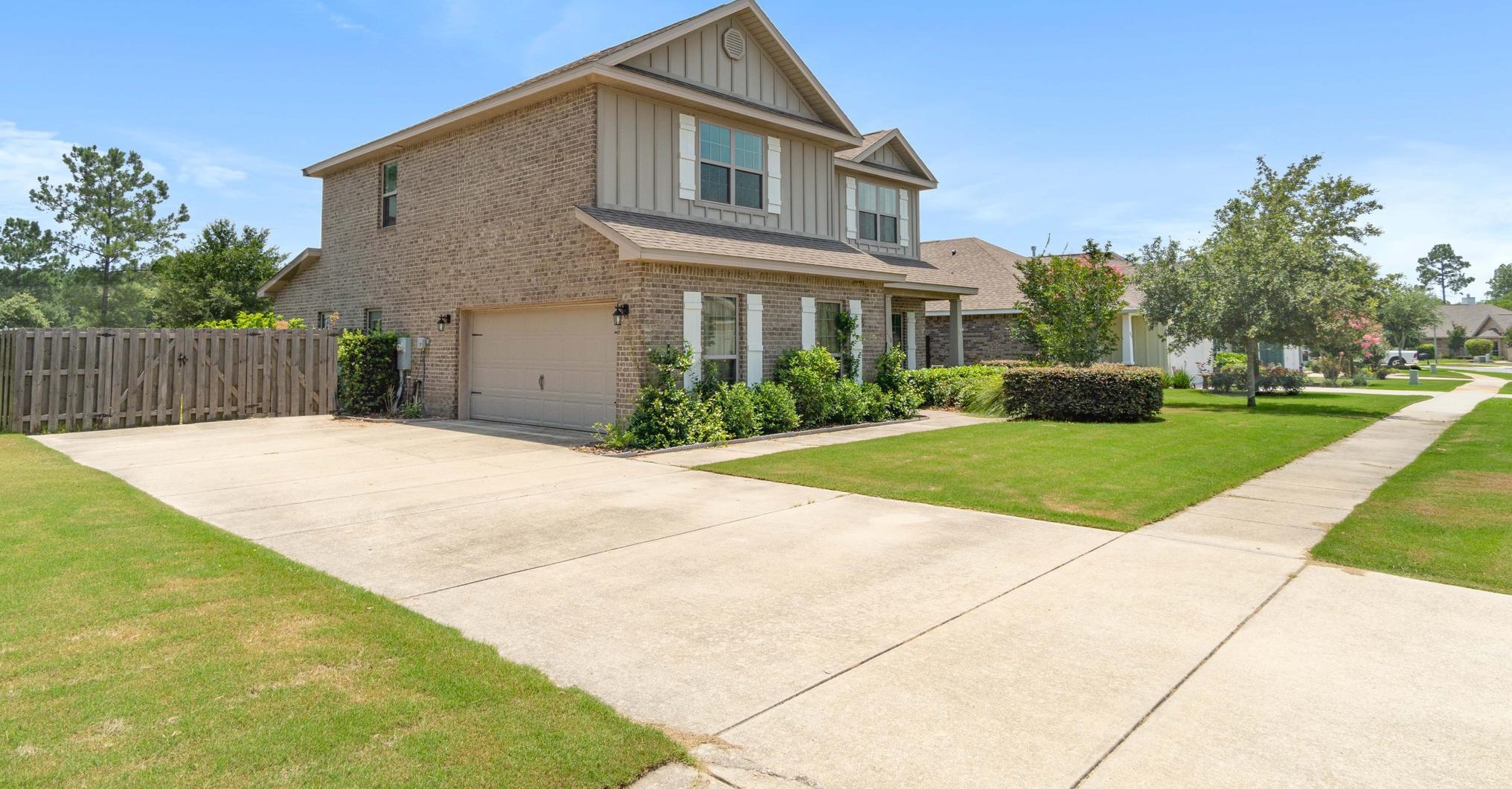 290 Dickens Dr, Freeport, FL 32439