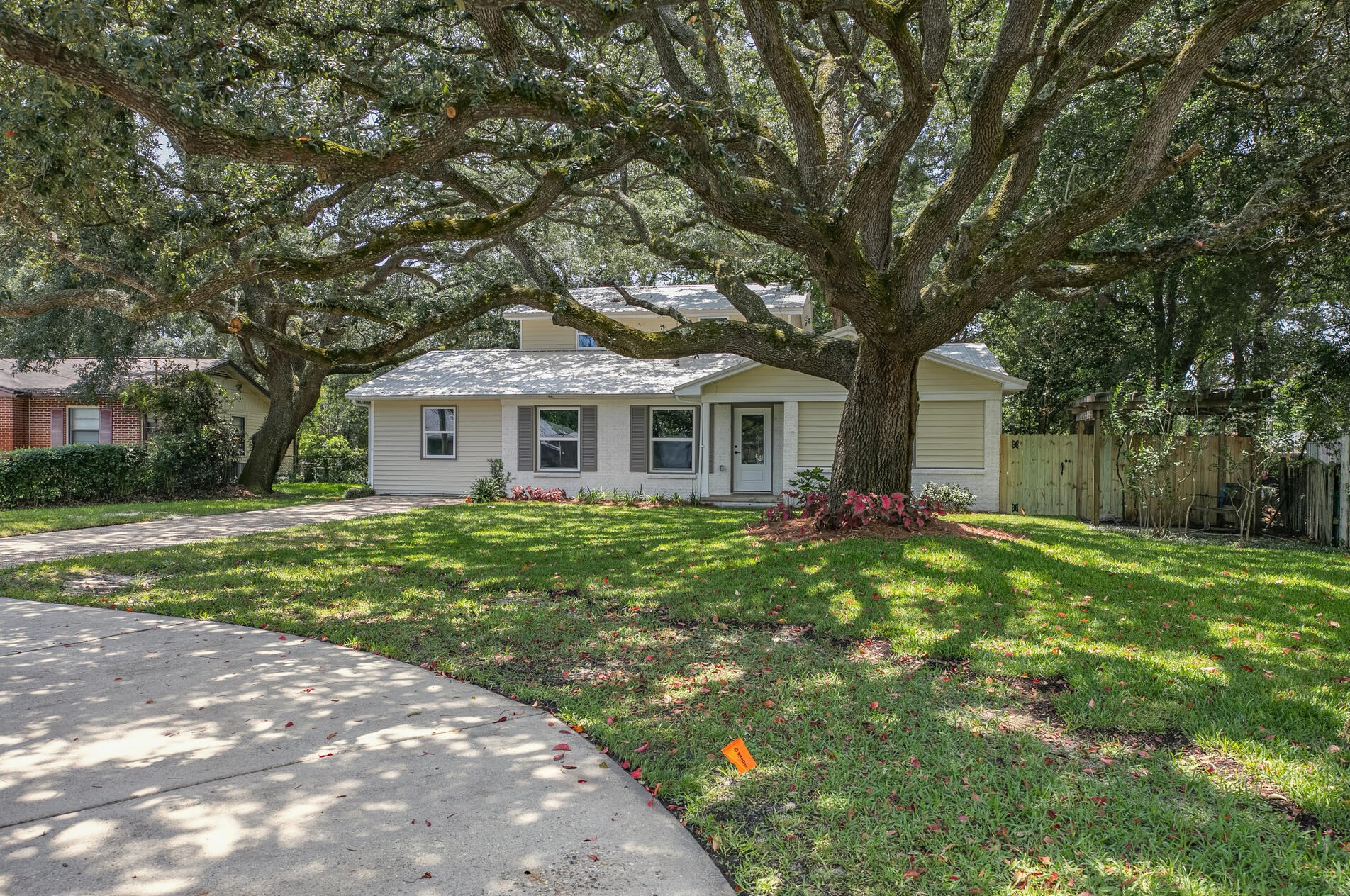 214 Loizos Dr, Fort Walton Beach, FL 32548-4704